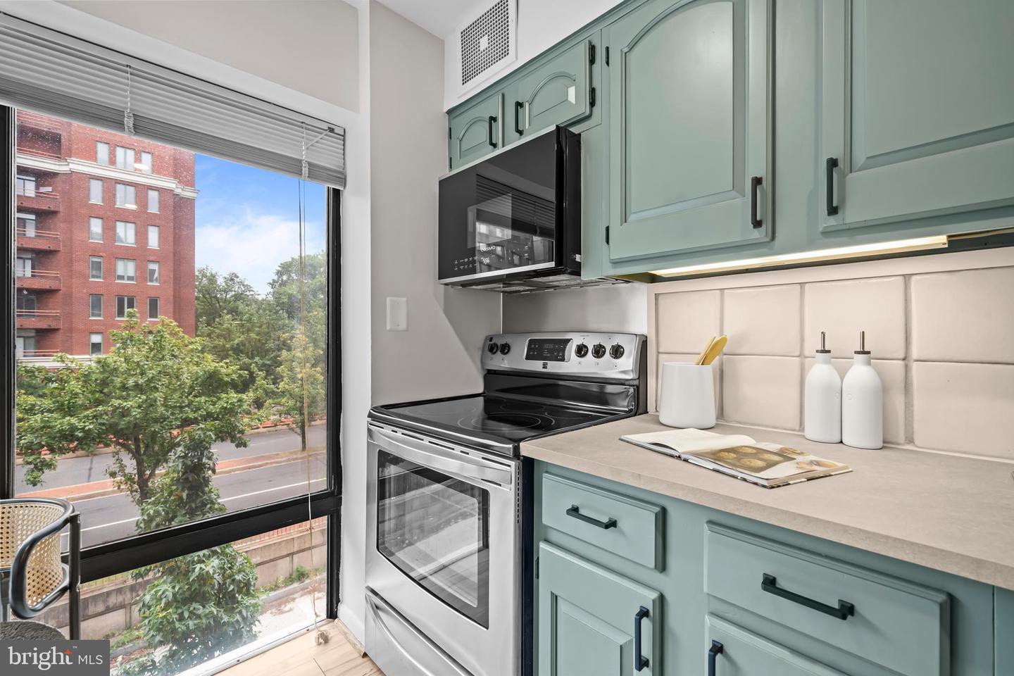 1001 26TH ST NW #308, WASHINGTON, District Of Columbia 20037, 2 Bedrooms Bedrooms, ,2 BathroomsBathrooms,Residential,For sale,1001 26TH ST NW #308,DCDC2216196 MLS # DCDC2216196