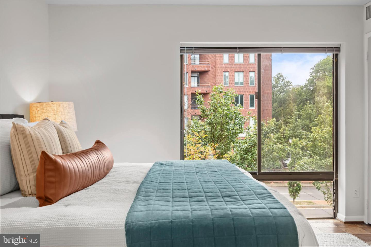 1001 26TH ST NW #308, WASHINGTON, District Of Columbia 20037, 2 Bedrooms Bedrooms, ,2 BathroomsBathrooms,Residential,For sale,1001 26TH ST NW #308,DCDC2216196 MLS # DCDC2216196