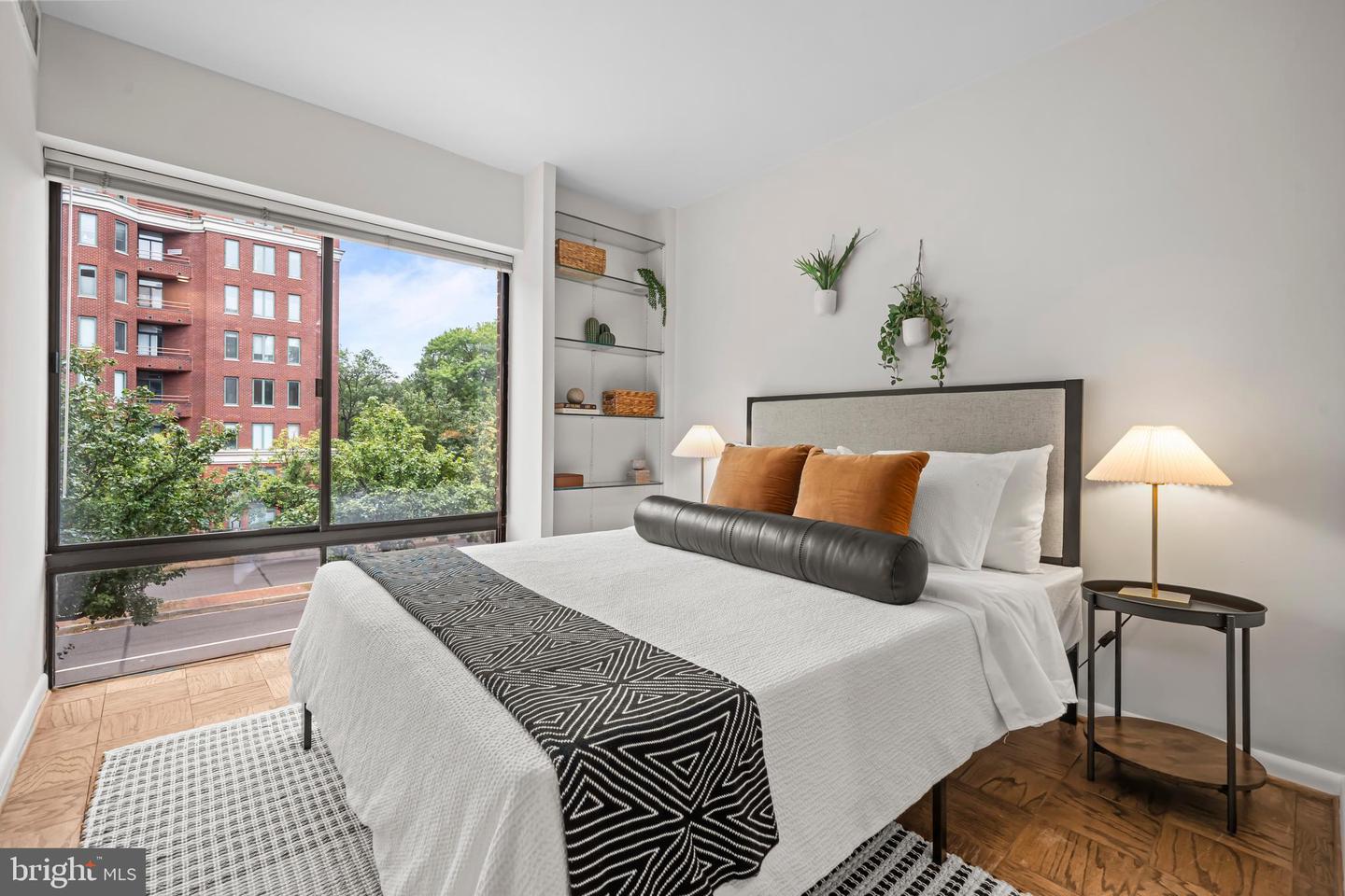 1001 26TH ST NW #308, WASHINGTON, District Of Columbia 20037, 2 Bedrooms Bedrooms, ,2 BathroomsBathrooms,Residential,For sale,1001 26TH ST NW #308,DCDC2216196 MLS # DCDC2216196