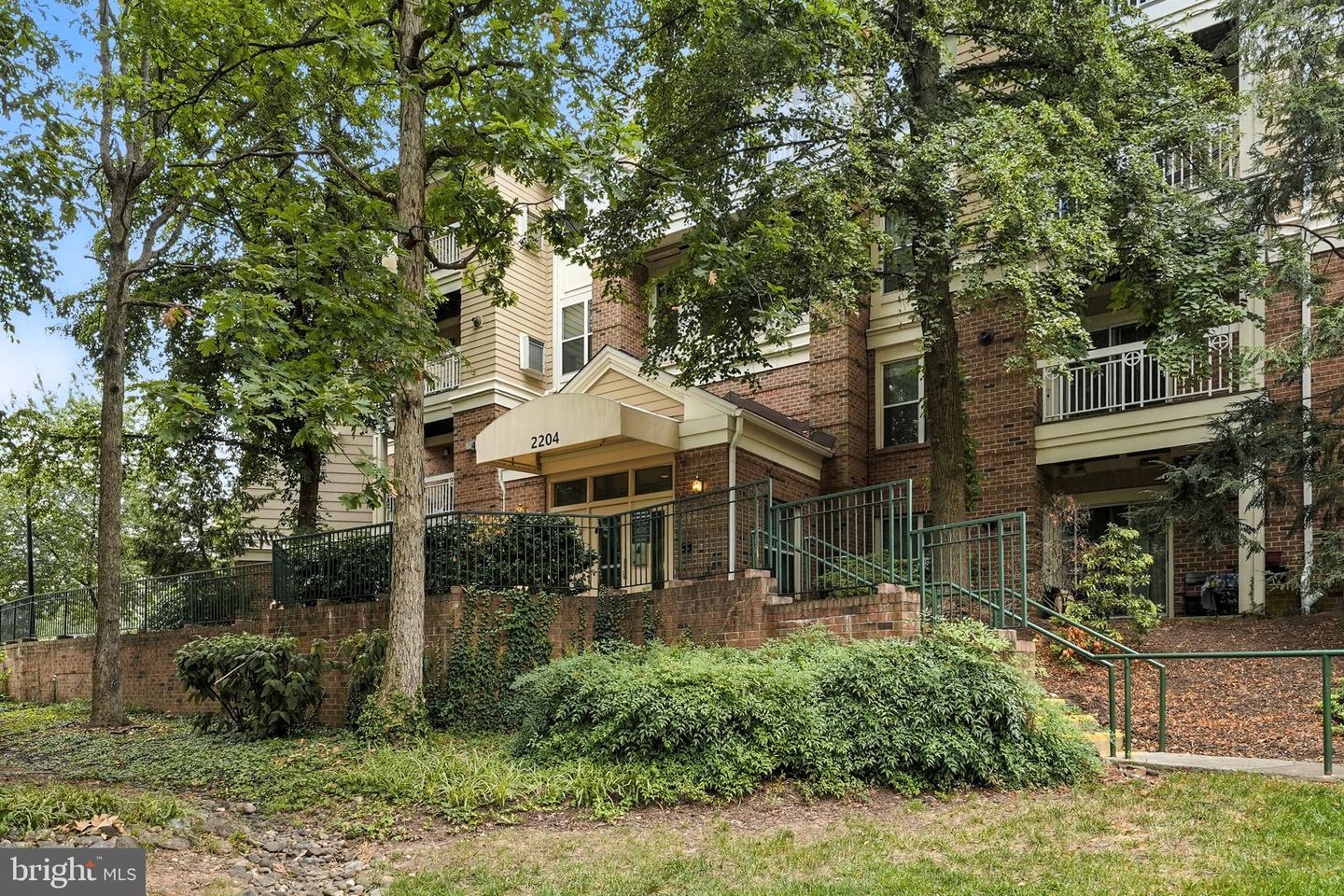 2204 WESTCOURT LN #109, HERNDON, Virginia 20170, 1 Bedroom Bedrooms, ,1 BathroomBathrooms,Residential,For sale,2204 WESTCOURT LN #109,VAFX2262630 MLS # VAFX2262630