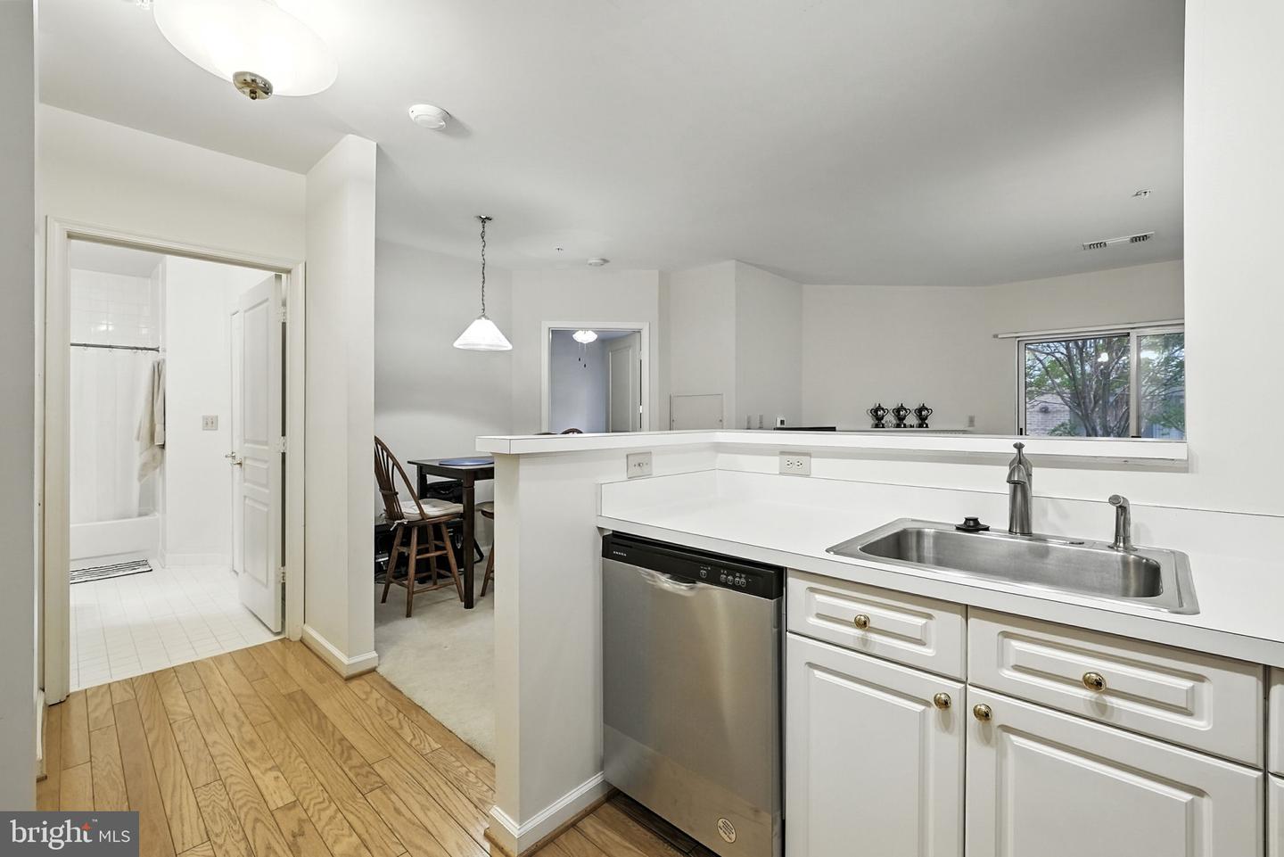 2204 WESTCOURT LN #109, HERNDON, Virginia 20170, 1 Bedroom Bedrooms, ,1 BathroomBathrooms,Residential,For sale,2204 WESTCOURT LN #109,VAFX2262630 MLS # VAFX2262630
