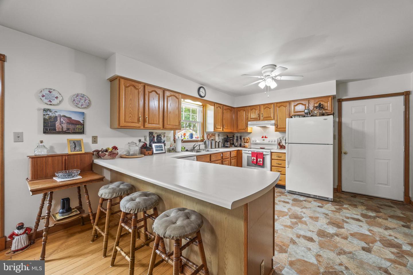 1225 OX RD, WOODSTOCK, Virginia 22664, 3 Bedrooms Bedrooms, ,2 BathroomsBathrooms,Residential,For sale,1225 OX RD,VASH2012302 MLS # VASH2012302