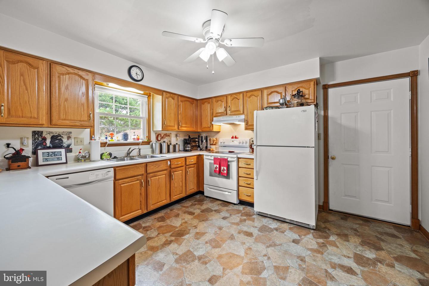 1225 OX RD, WOODSTOCK, Virginia 22664, 3 Bedrooms Bedrooms, ,2 BathroomsBathrooms,Residential,For sale,1225 OX RD,VASH2012302 MLS # VASH2012302