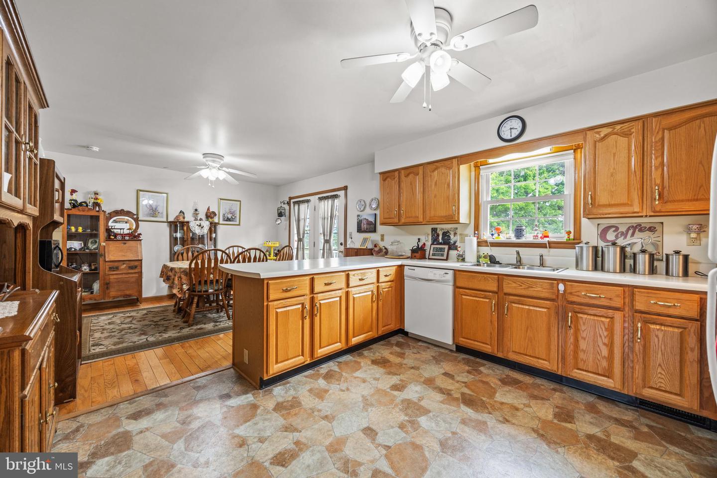 1225 OX RD, WOODSTOCK, Virginia 22664, 3 Bedrooms Bedrooms, ,2 BathroomsBathrooms,Residential,For sale,1225 OX RD,VASH2012302 MLS # VASH2012302