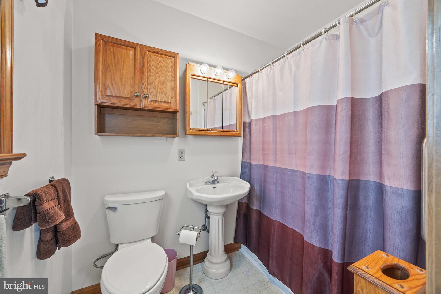 1225 OX RD, WOODSTOCK, Virginia 22664, 3 Bedrooms Bedrooms, ,2 BathroomsBathrooms,Residential,For sale,1225 OX RD,VASH2012302 MLS # VASH2012302