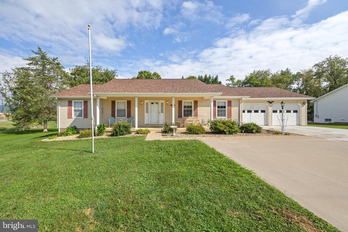 1225 OX RD, WOODSTOCK, Virginia 22664, 3 Bedrooms Bedrooms, ,2 BathroomsBathrooms,Residential,For sale,1225 OX RD,VASH2012302 MLS # VASH2012302