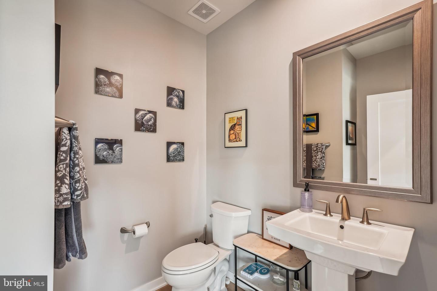 43544 CENTERGATE DR, ASHBURN, Virginia 20148, 3 Bedrooms Bedrooms, 10 Rooms Rooms,2 BathroomsBathrooms,Residential,For sale,43544 CENTERGATE DR,VALO2105088 MLS # VALO2105088