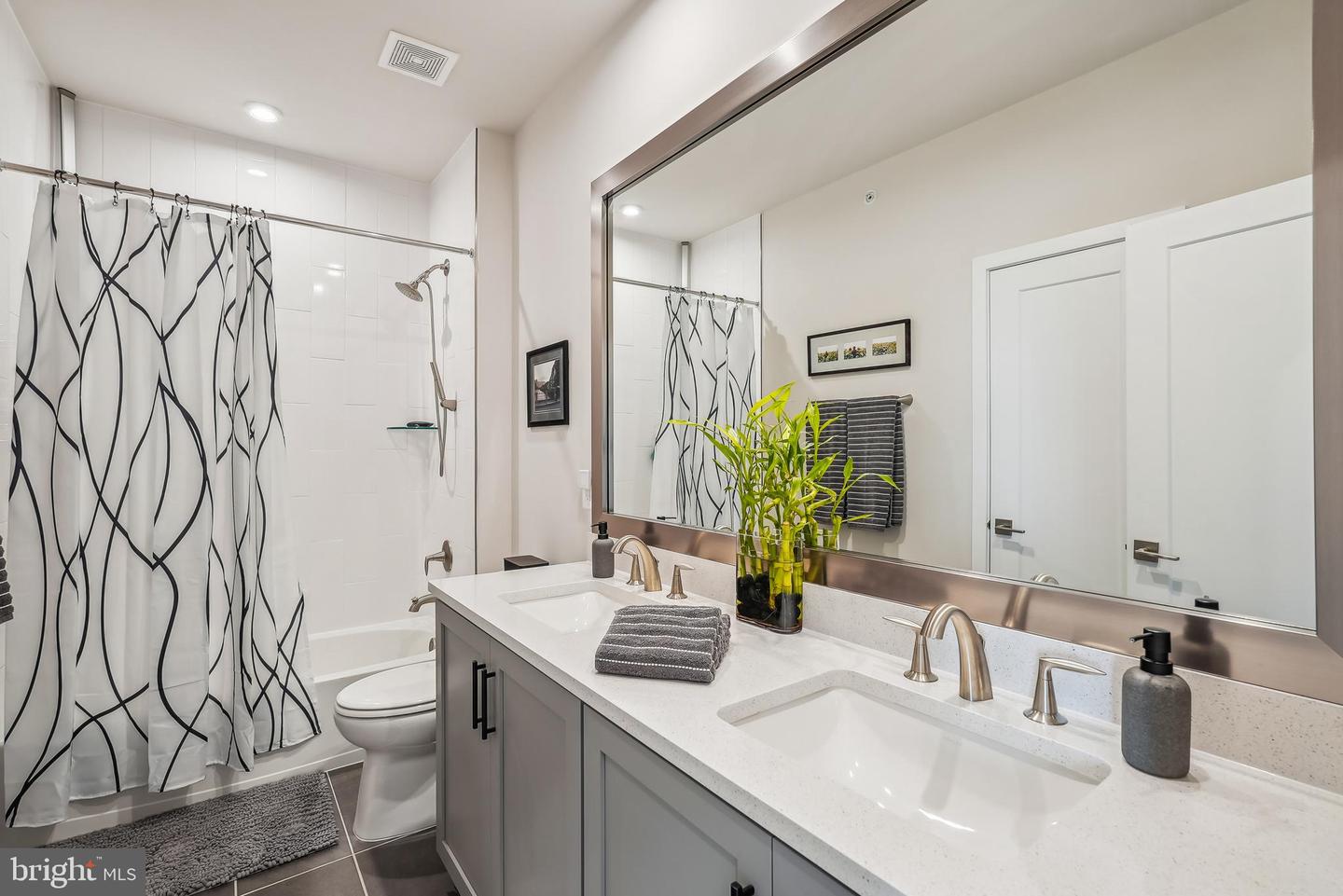43544 CENTERGATE DR, ASHBURN, Virginia 20148, 3 Bedrooms Bedrooms, 10 Rooms Rooms,2 BathroomsBathrooms,Residential,For sale,43544 CENTERGATE DR,VALO2105088 MLS # VALO2105088