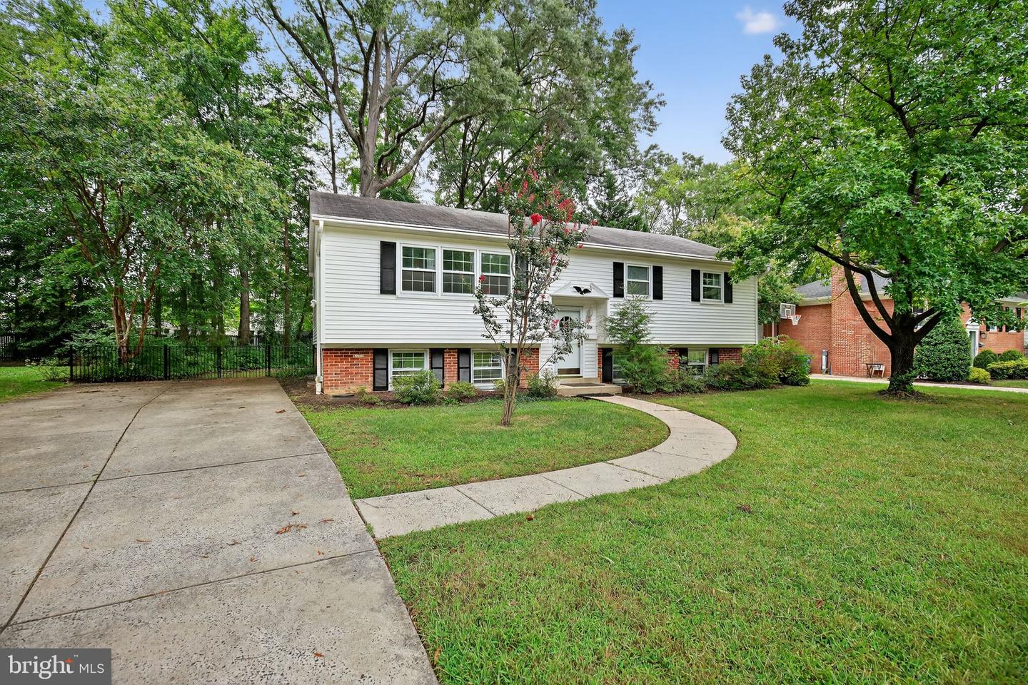 1704 COOL SPRING DR, ALEXANDRIA, Virginia 22308, 5 Bedrooms Bedrooms, ,2 BathroomsBathrooms,Residential,For sale,1704 COOL SPRING DR,VAFX2262740 MLS # VAFX2262740