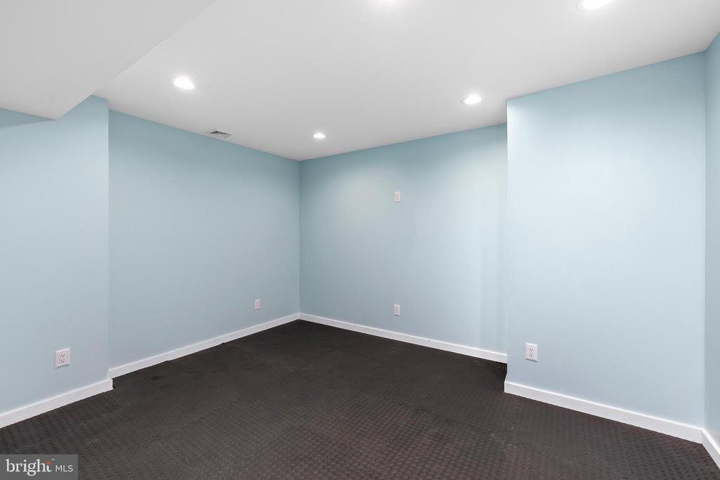11220 MUNGO MEADOW RD, FREDERICKSBURG, Virginia 22407, 6 Bedrooms Bedrooms, ,5 BathroomsBathrooms,Residential,11220 MUNGO MEADOW RD,VASP2034358 MLS # VASP2034358