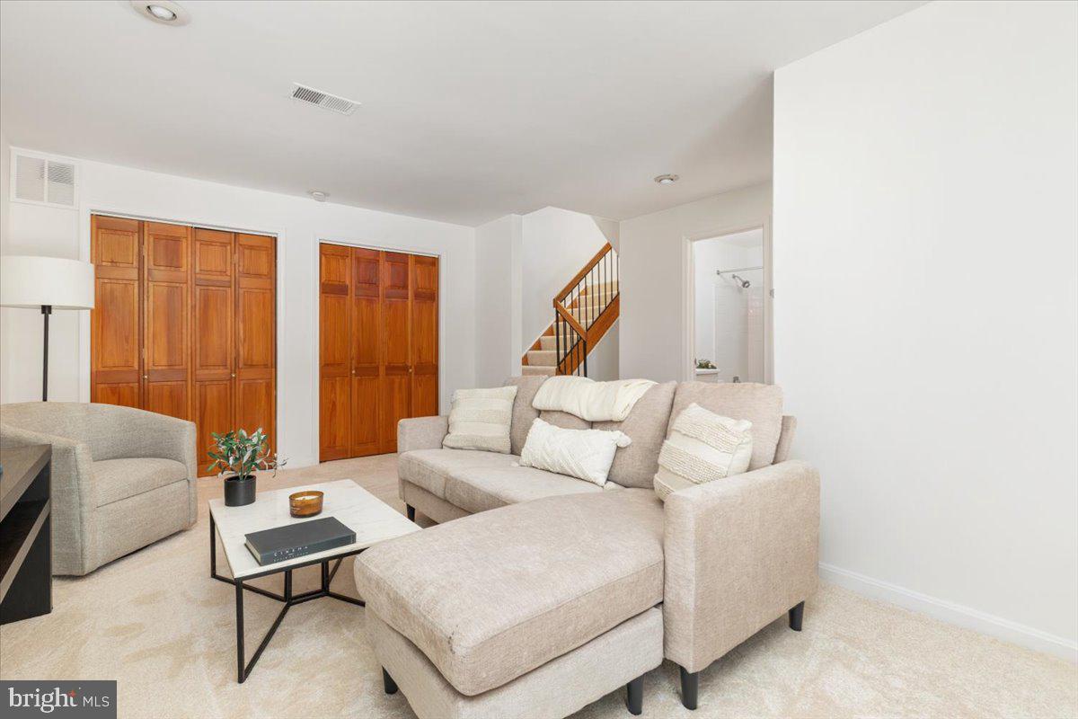 2086 LAKE AUDUBON CT, RESTON, Virginia 20191, 4 Bedrooms Bedrooms, ,3 BathroomsBathrooms,Residential,For sale,2086 LAKE AUDUBON CT,VAFX2240526 MLS # VAFX2240526