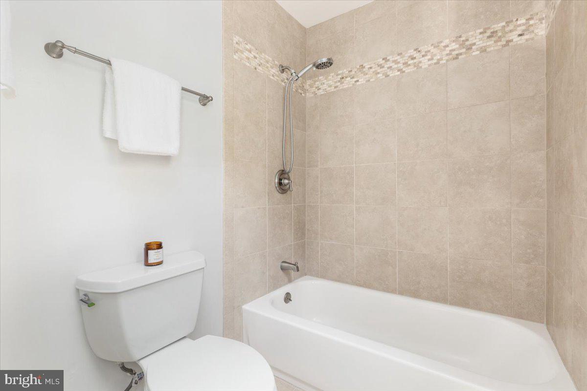 2086 LAKE AUDUBON CT, RESTON, Virginia 20191, 4 Bedrooms Bedrooms, ,3 BathroomsBathrooms,Residential,For sale,2086 LAKE AUDUBON CT,VAFX2240526 MLS # VAFX2240526