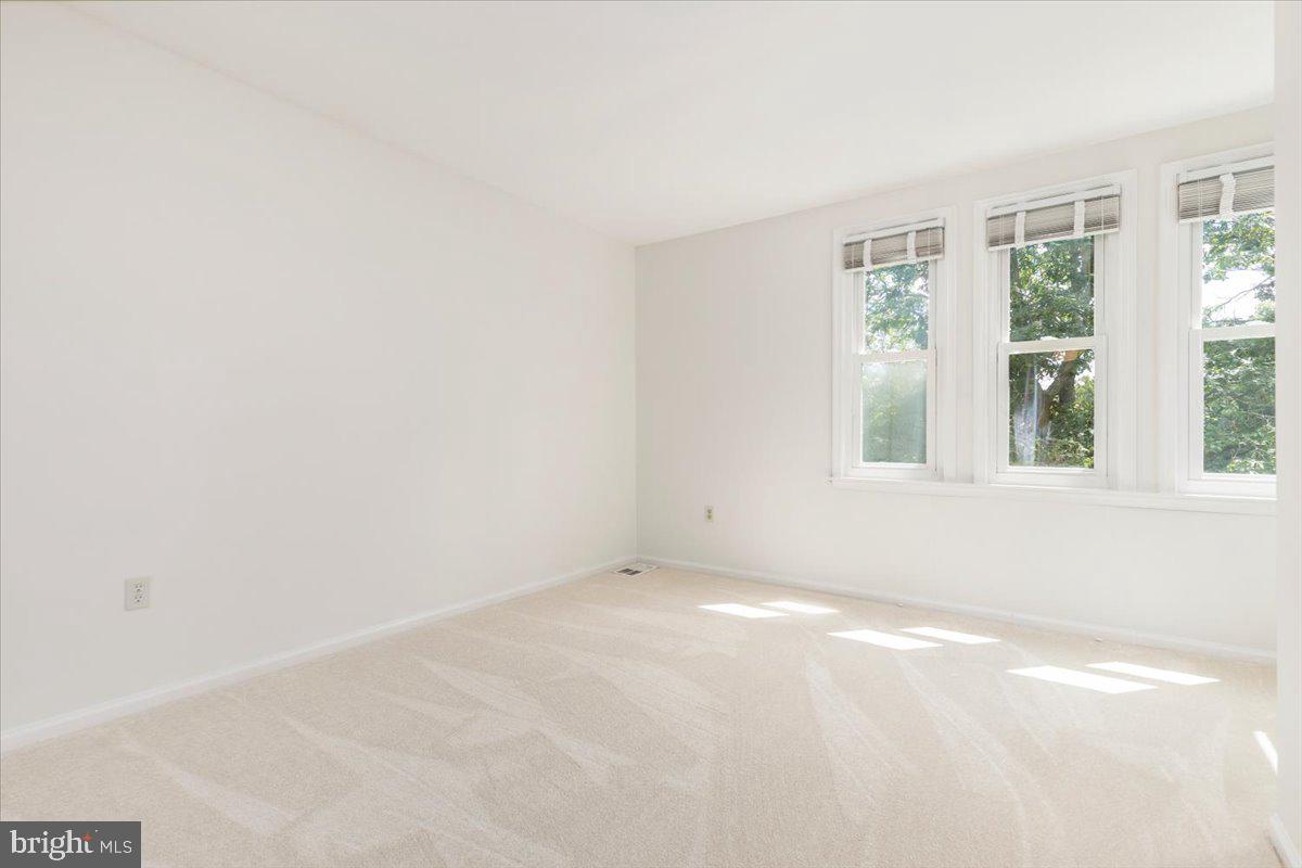 2086 LAKE AUDUBON CT, RESTON, Virginia 20191, 4 Bedrooms Bedrooms, ,3 BathroomsBathrooms,Residential,For sale,2086 LAKE AUDUBON CT,VAFX2240526 MLS # VAFX2240526