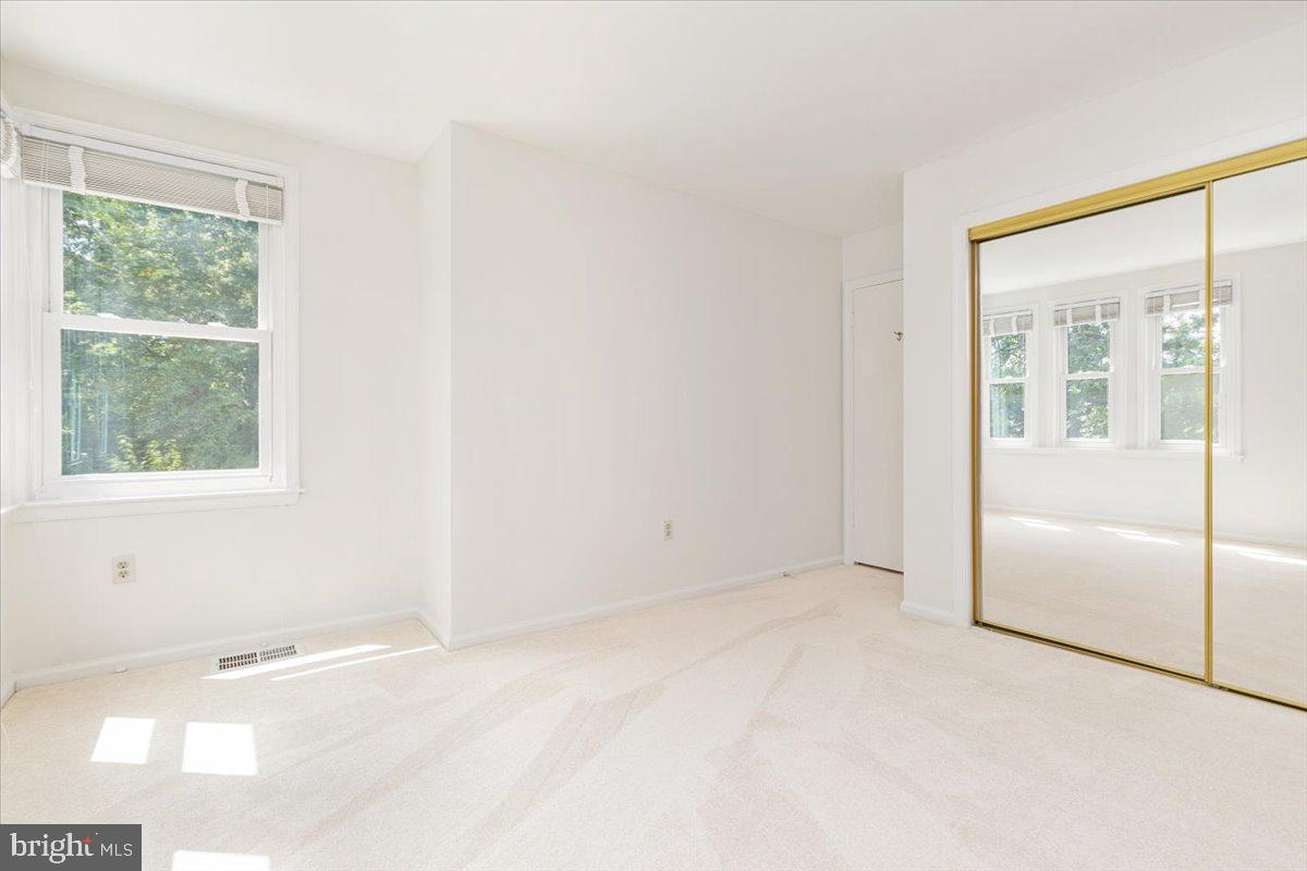 2086 LAKE AUDUBON CT, RESTON, Virginia 20191, 4 Bedrooms Bedrooms, ,3 BathroomsBathrooms,Residential,For sale,2086 LAKE AUDUBON CT,VAFX2240526 MLS # VAFX2240526
