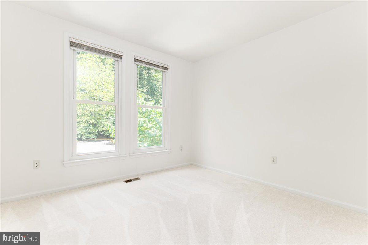 2086 LAKE AUDUBON CT, RESTON, Virginia 20191, 4 Bedrooms Bedrooms, ,3 BathroomsBathrooms,Residential,For sale,2086 LAKE AUDUBON CT,VAFX2240526 MLS # VAFX2240526