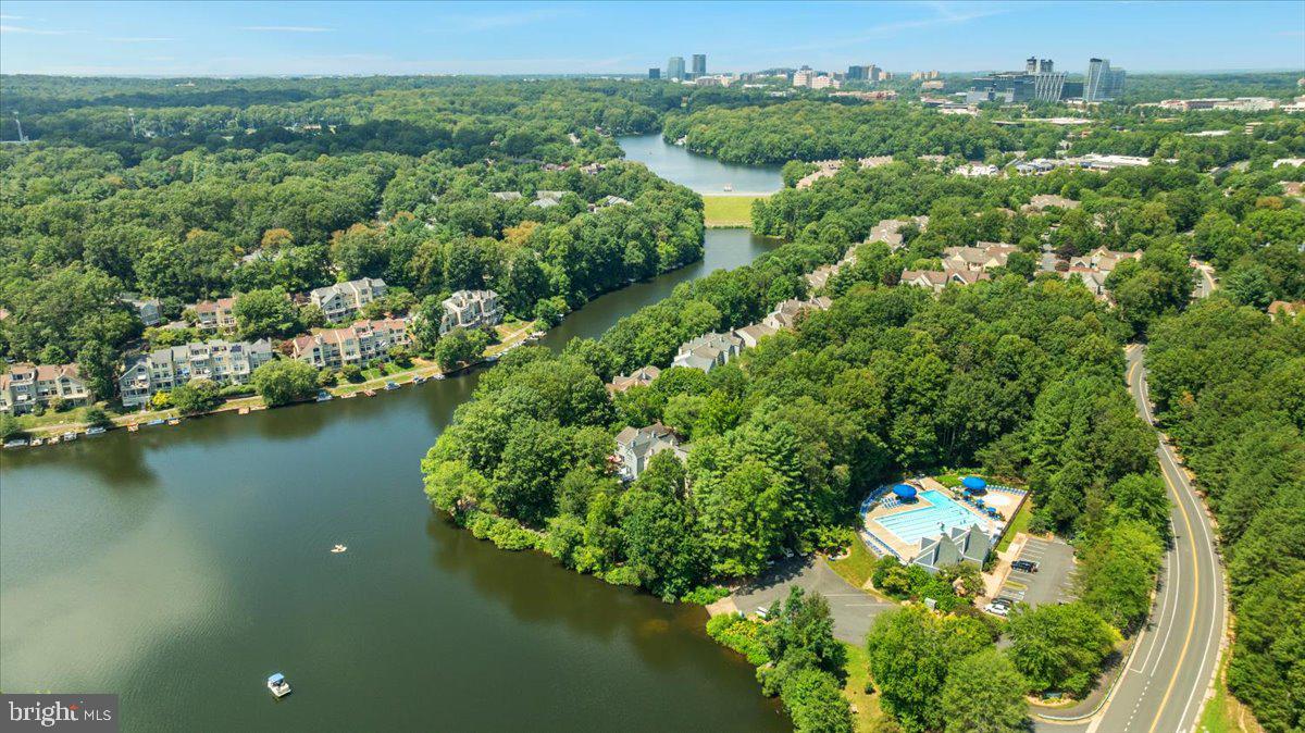 2086 LAKE AUDUBON CT, RESTON, Virginia 20191, 4 Bedrooms Bedrooms, ,3 BathroomsBathrooms,Residential,For sale,2086 LAKE AUDUBON CT,VAFX2240526 MLS # VAFX2240526