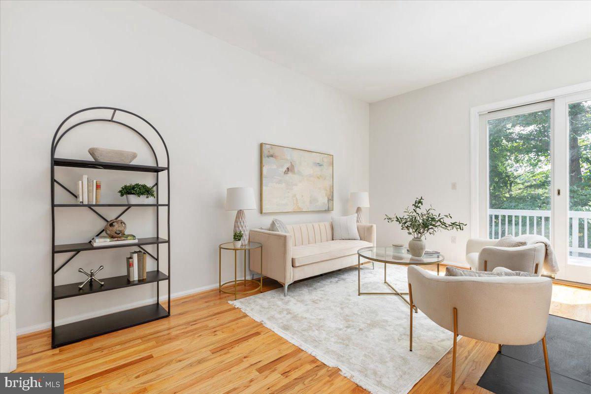 2086 LAKE AUDUBON CT, RESTON, Virginia 20191, 4 Bedrooms Bedrooms, ,3 BathroomsBathrooms,Residential,For sale,2086 LAKE AUDUBON CT,VAFX2240526 MLS # VAFX2240526