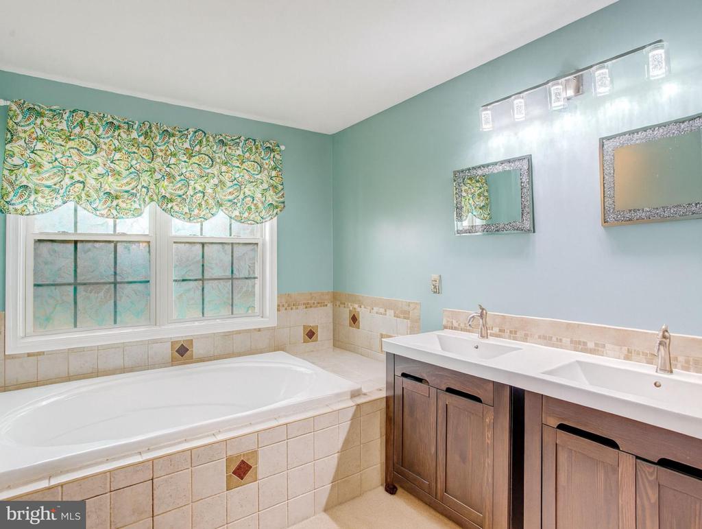 18114 BRENRIDGE DR, BRANDY STATION, Virginia 22714, 4 Bedrooms Bedrooms, ,2 BathroomsBathrooms,Residential,18114 BRENRIDGE DR,VACU2011322 MLS # VACU2011322