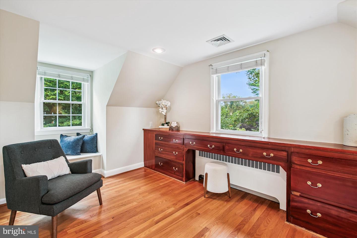 7823 MARTHAS LN, FALLS CHURCH, Virginia 22043, 3 Bedrooms Bedrooms, ,2 BathroomsBathrooms,Residential,For sale,7823 MARTHAS LN,VAFX2247348 MLS # VAFX2247348
