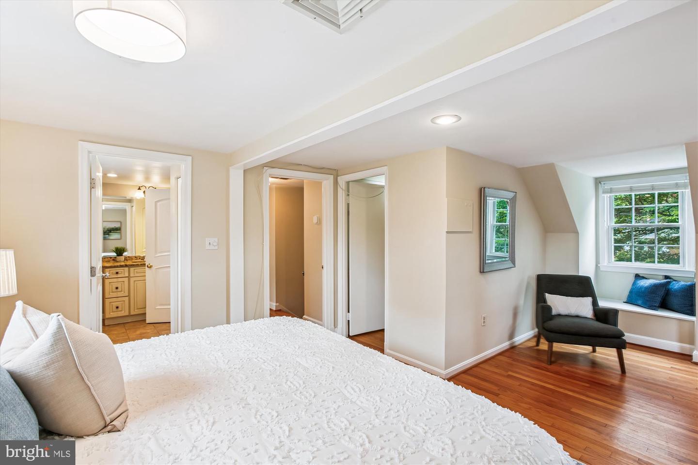 7823 MARTHAS LN, FALLS CHURCH, Virginia 22043, 3 Bedrooms Bedrooms, ,2 BathroomsBathrooms,Residential,For sale,7823 MARTHAS LN,VAFX2247348 MLS # VAFX2247348