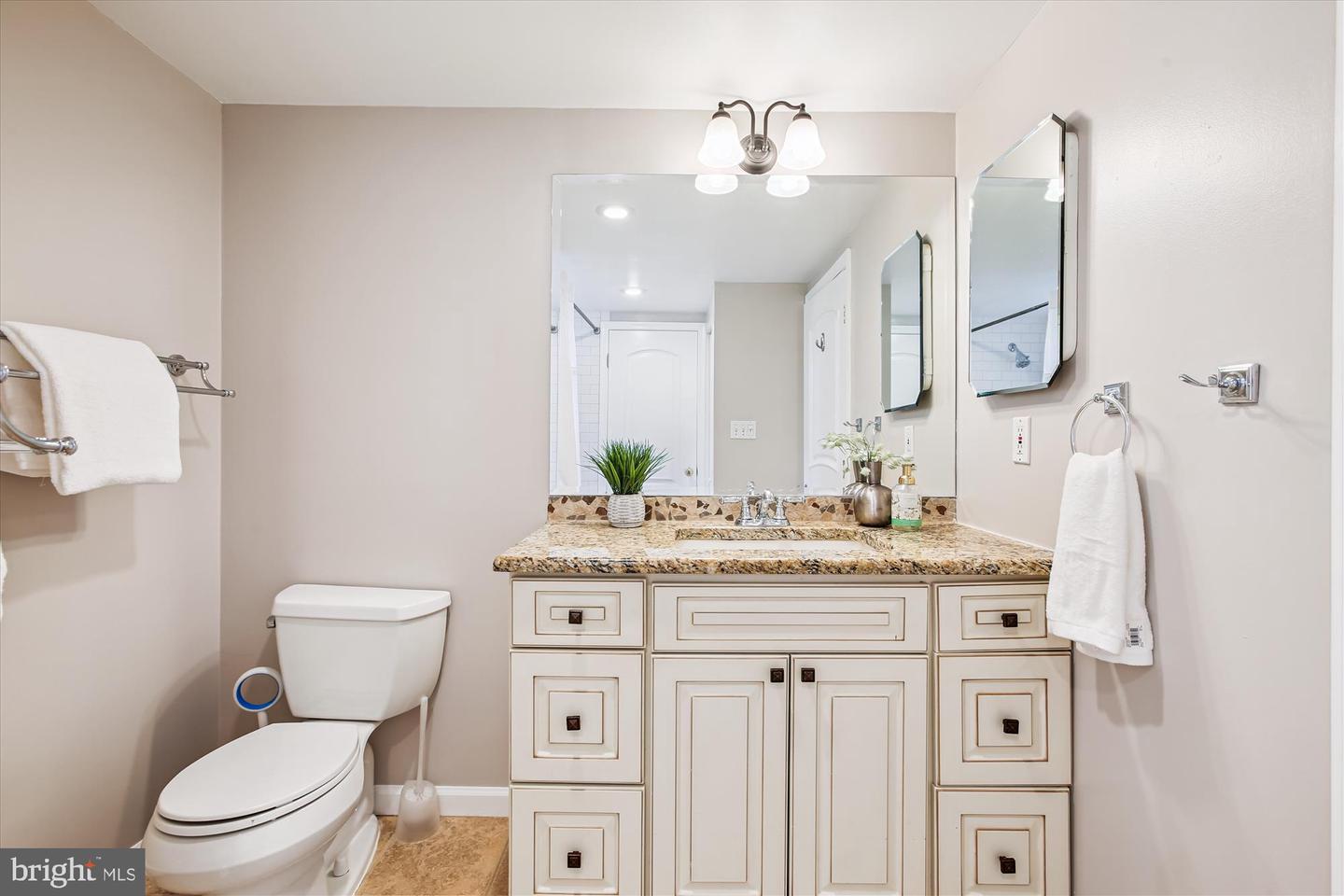 7823 MARTHAS LN, FALLS CHURCH, Virginia 22043, 3 Bedrooms Bedrooms, ,2 BathroomsBathrooms,Residential,For sale,7823 MARTHAS LN,VAFX2247348 MLS # VAFX2247348