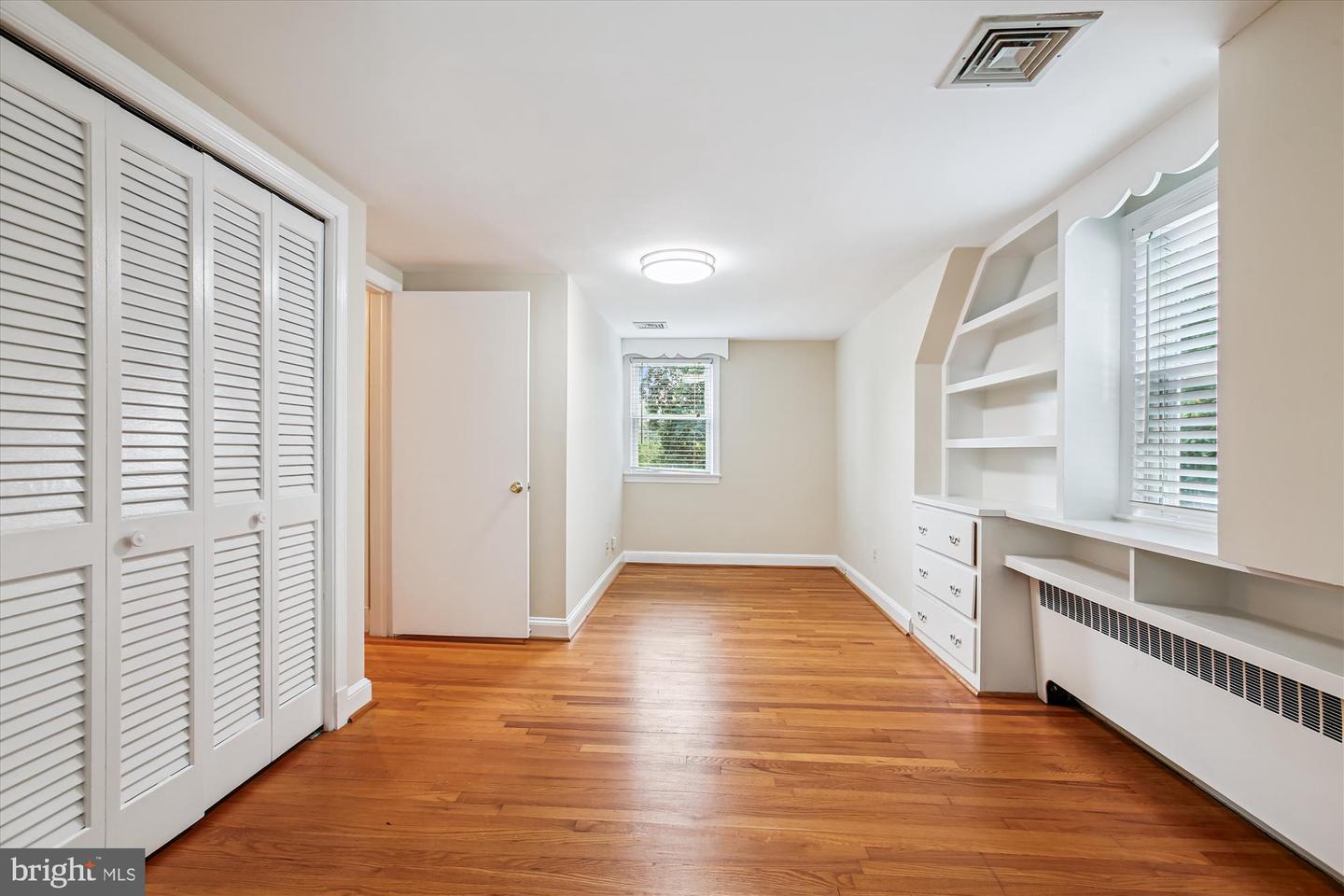 7823 MARTHAS LN, FALLS CHURCH, Virginia 22043, 3 Bedrooms Bedrooms, ,2 BathroomsBathrooms,Residential,For sale,7823 MARTHAS LN,VAFX2247348 MLS # VAFX2247348