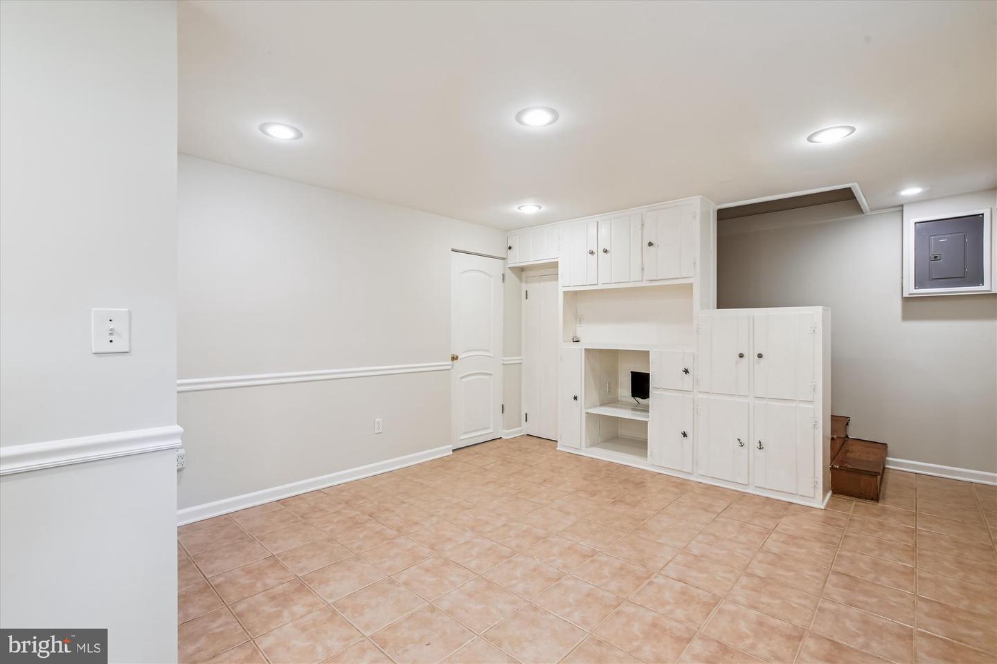 7823 MARTHAS LN, FALLS CHURCH, Virginia 22043, 3 Bedrooms Bedrooms, ,2 BathroomsBathrooms,Residential,For sale,7823 MARTHAS LN,VAFX2247348 MLS # VAFX2247348
