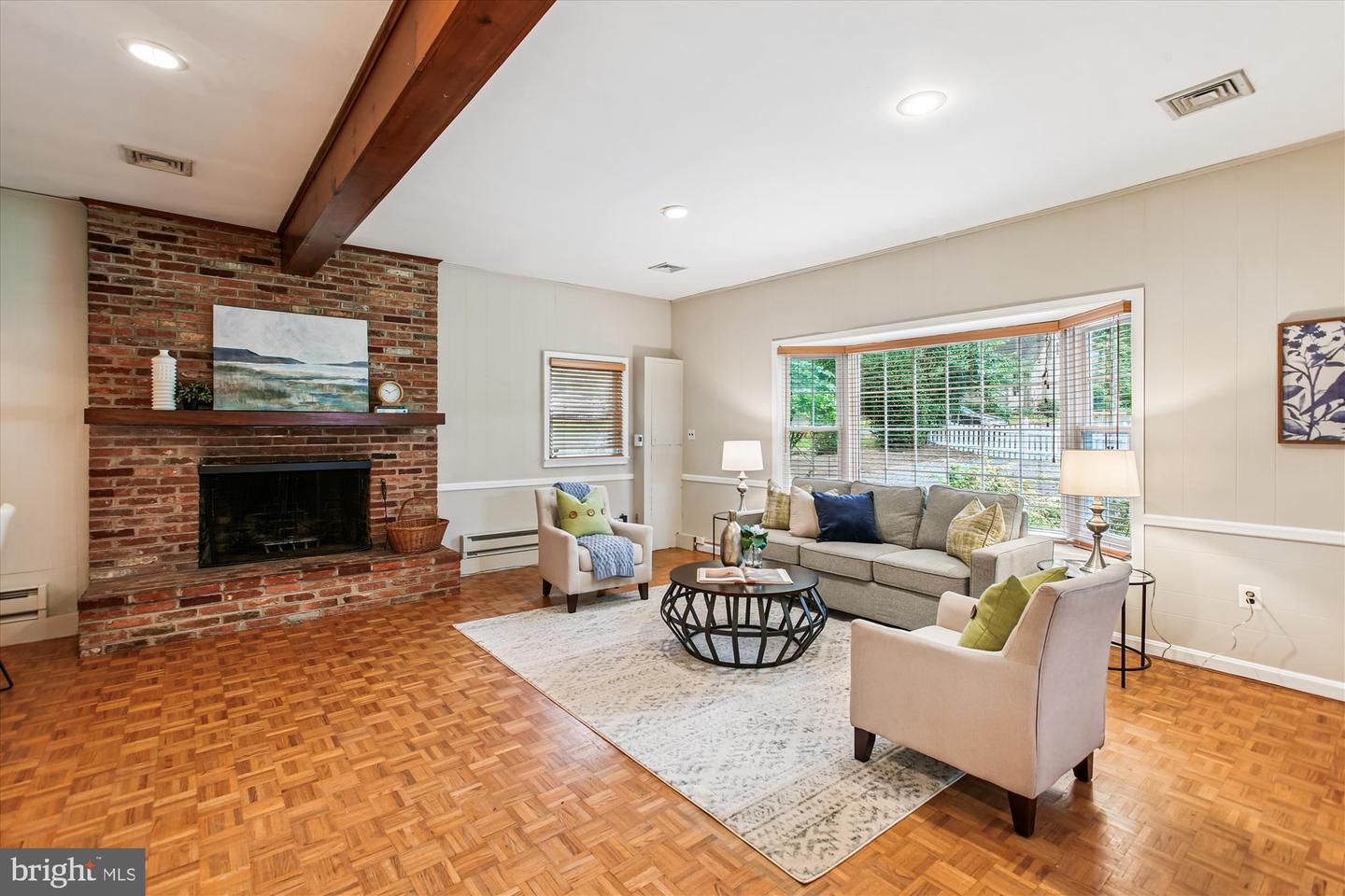 7823 MARTHAS LN, FALLS CHURCH, Virginia 22043, 3 Bedrooms Bedrooms, ,2 BathroomsBathrooms,Residential,For sale,7823 MARTHAS LN,VAFX2247348 MLS # VAFX2247348