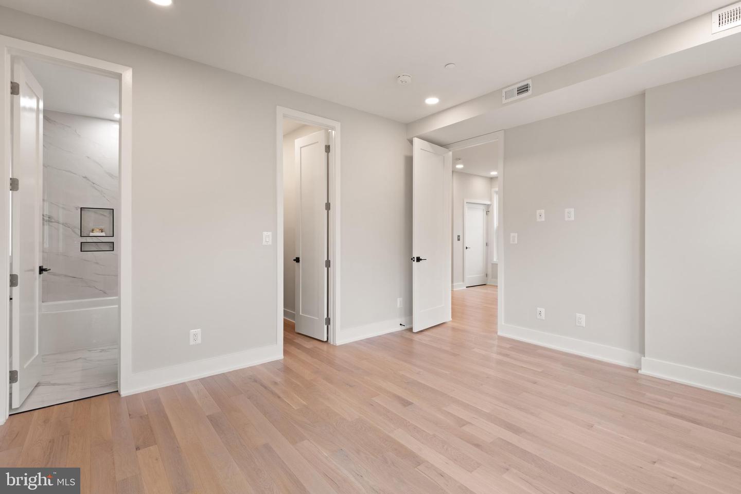 6008 34TH PL NW, WASHINGTON, District Of Columbia 20015, 7 Bedrooms Bedrooms, ,7 BathroomsBathrooms,Residential,For sale,6008 34TH PL NW,DCDC2205808 MLS # DCDC2205808