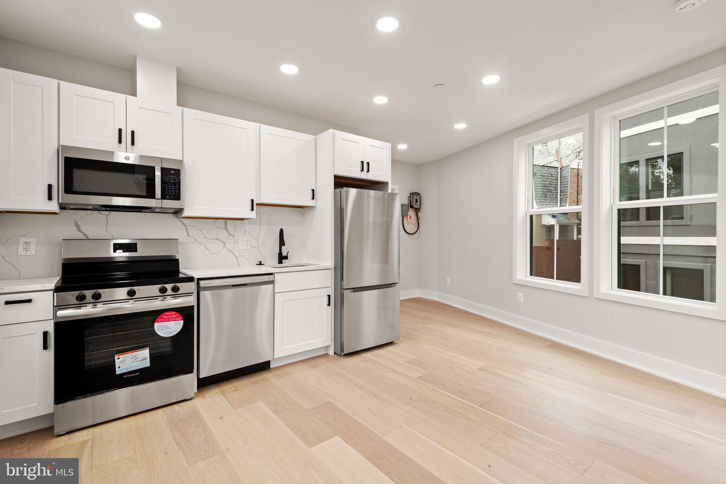 6008 34TH PL NW, WASHINGTON, District Of Columbia 20015, 7 Bedrooms Bedrooms, ,7 BathroomsBathrooms,Residential,For sale,6008 34TH PL NW,DCDC2205808 MLS # DCDC2205808