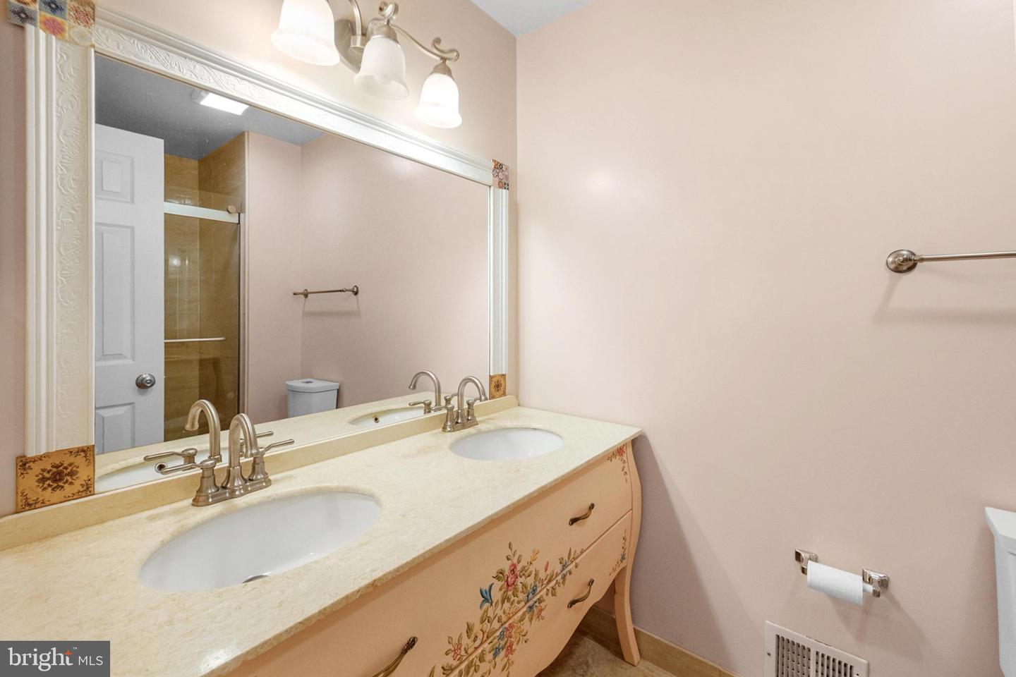 5515 BUGGY WHIP DR, CENTREVILLE, Virginia 20120, 5 Bedrooms Bedrooms, ,3 BathroomsBathrooms,Residential,For sale,5515 BUGGY WHIP DR,VAFX2247850 MLS # VAFX2247850