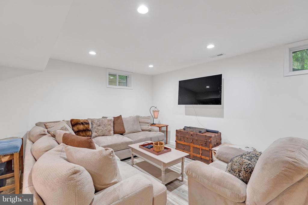 11610 NEW BOND ST, FREDERICKSBURG, Virginia 22408, 4 Bedrooms Bedrooms, ,4 BathroomsBathrooms,Residential,11610 NEW BOND ST,VASP2035568 MLS # VASP2035568
