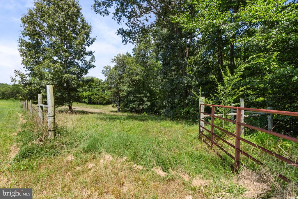 2179 WOODVILLE RD, LOCUST GROVE, Virginia 22508, 3 Bedrooms Bedrooms, ,3 BathroomsBathrooms,Residential,2179 WOODVILLE RD,VAOR2010572 MLS # VAOR2010572
