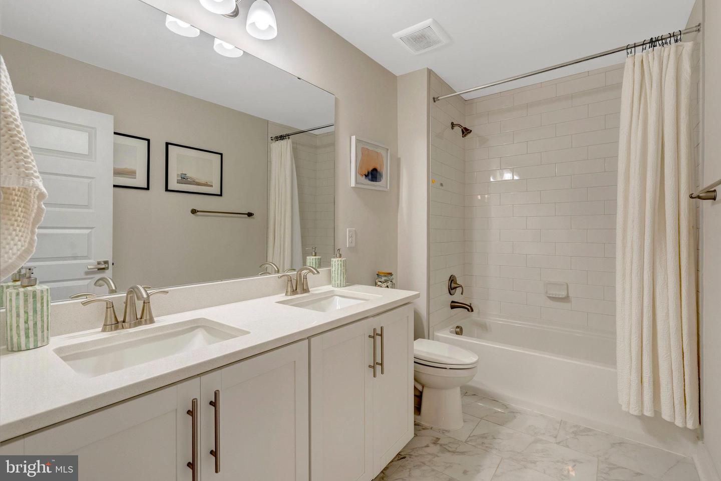 12120 PARKGATE DR, NOKESVILLE, Virginia 20181, 5 Bedrooms Bedrooms, ,4 BathroomsBathrooms,Residential,For sale,12120 PARKGATE DR,VAPW2098240 MLS # VAPW2098240