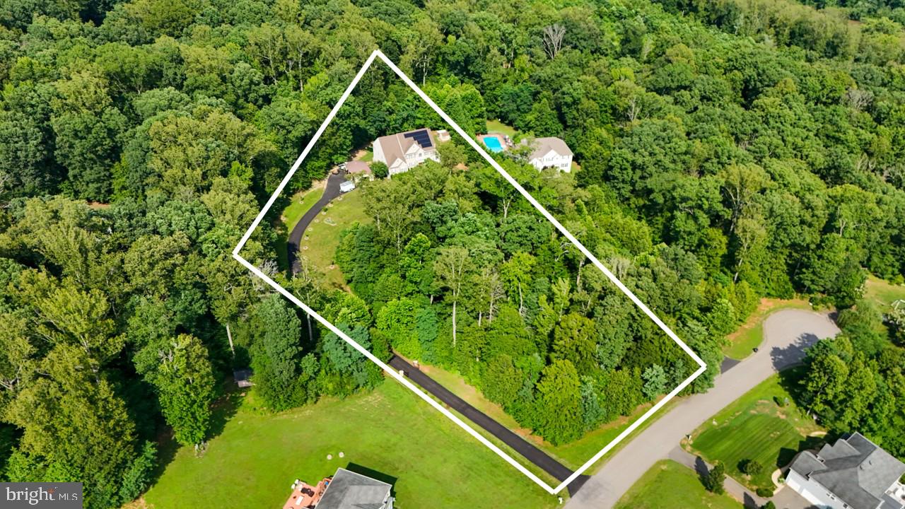 21 WENTWORTH DR, FREDERICKSBURG, Virginia 22406, 7 Bedrooms Bedrooms, ,5 BathroomsBathrooms,Residential,For sale,21 WENTWORTH DR,VAST2040450 MLS # VAST2040450