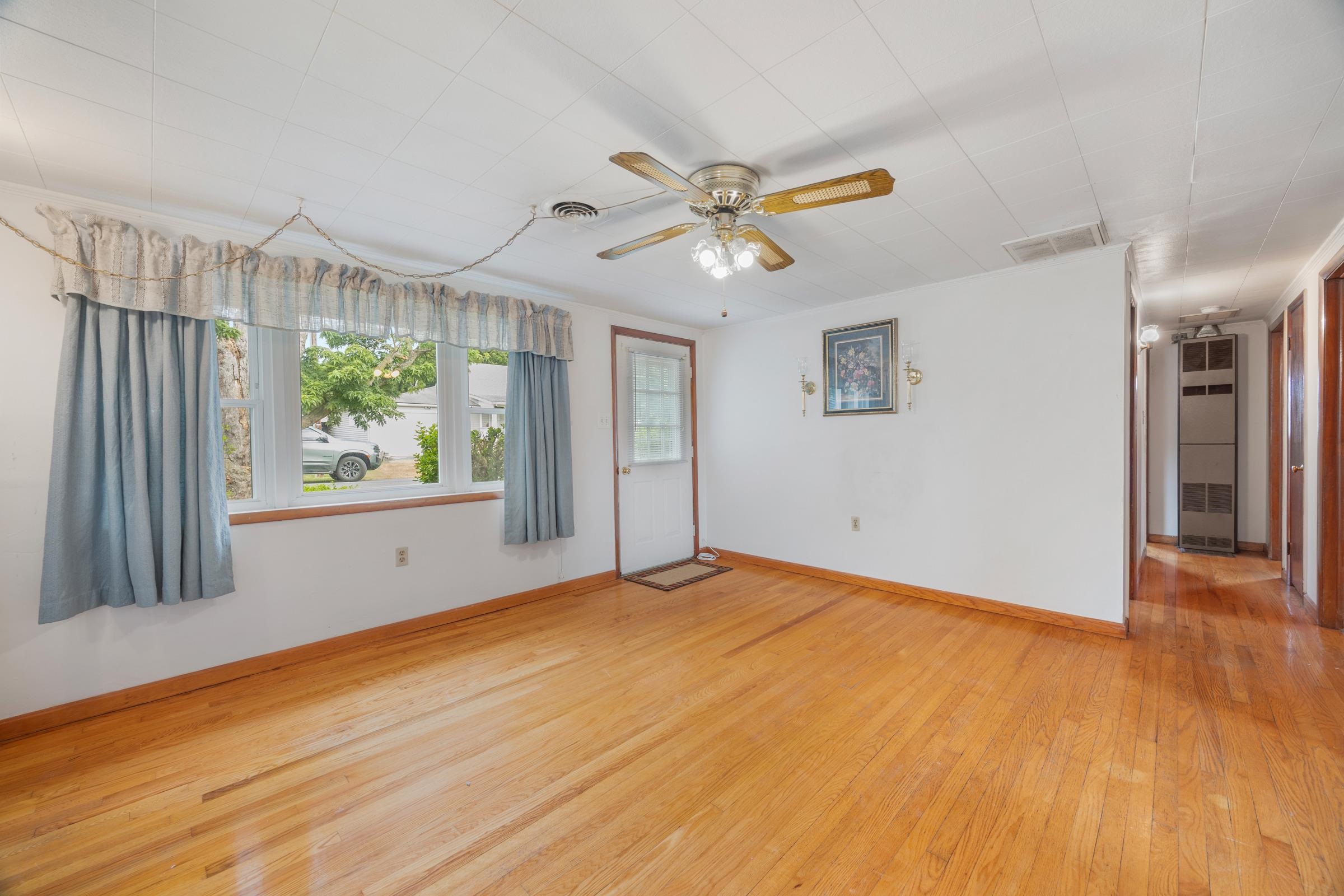 6168 MOORE AVE, MOUNT JACKSON, Virginia 22842, 2 Bedrooms Bedrooms, ,1 BathroomBathrooms,Residential,6168 MOORE AVE,668131 MLS # 668131