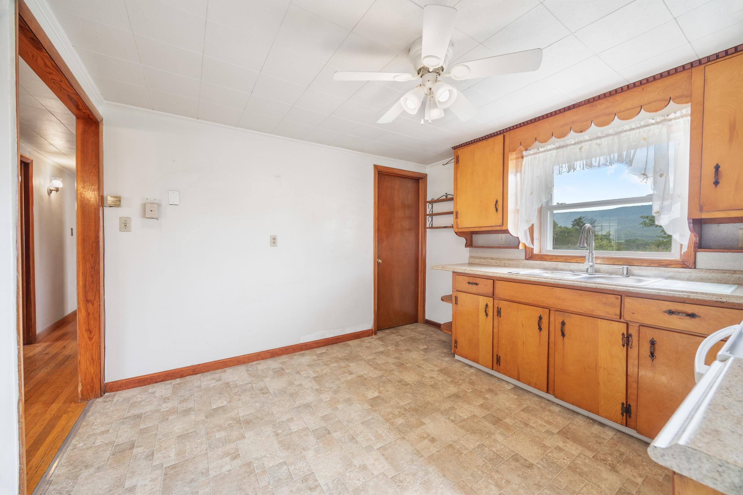 6168 MOORE AVE, MOUNT JACKSON, Virginia 22842, 2 Bedrooms Bedrooms, ,1 BathroomBathrooms,Residential,6168 MOORE AVE,668131 MLS # 668131