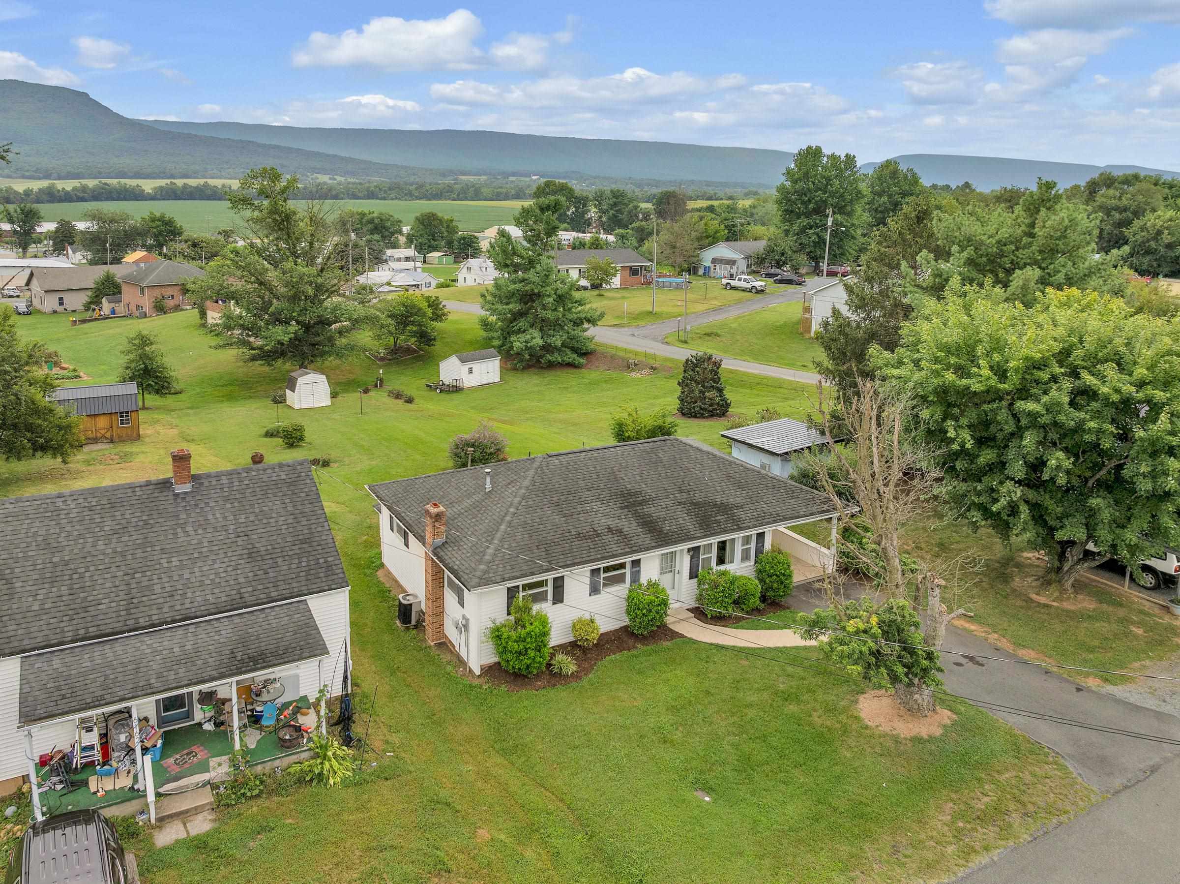 6168 MOORE AVE, MOUNT JACKSON, Virginia 22842, 2 Bedrooms Bedrooms, ,1 BathroomBathrooms,Residential,6168 MOORE AVE,668131 MLS # 668131
