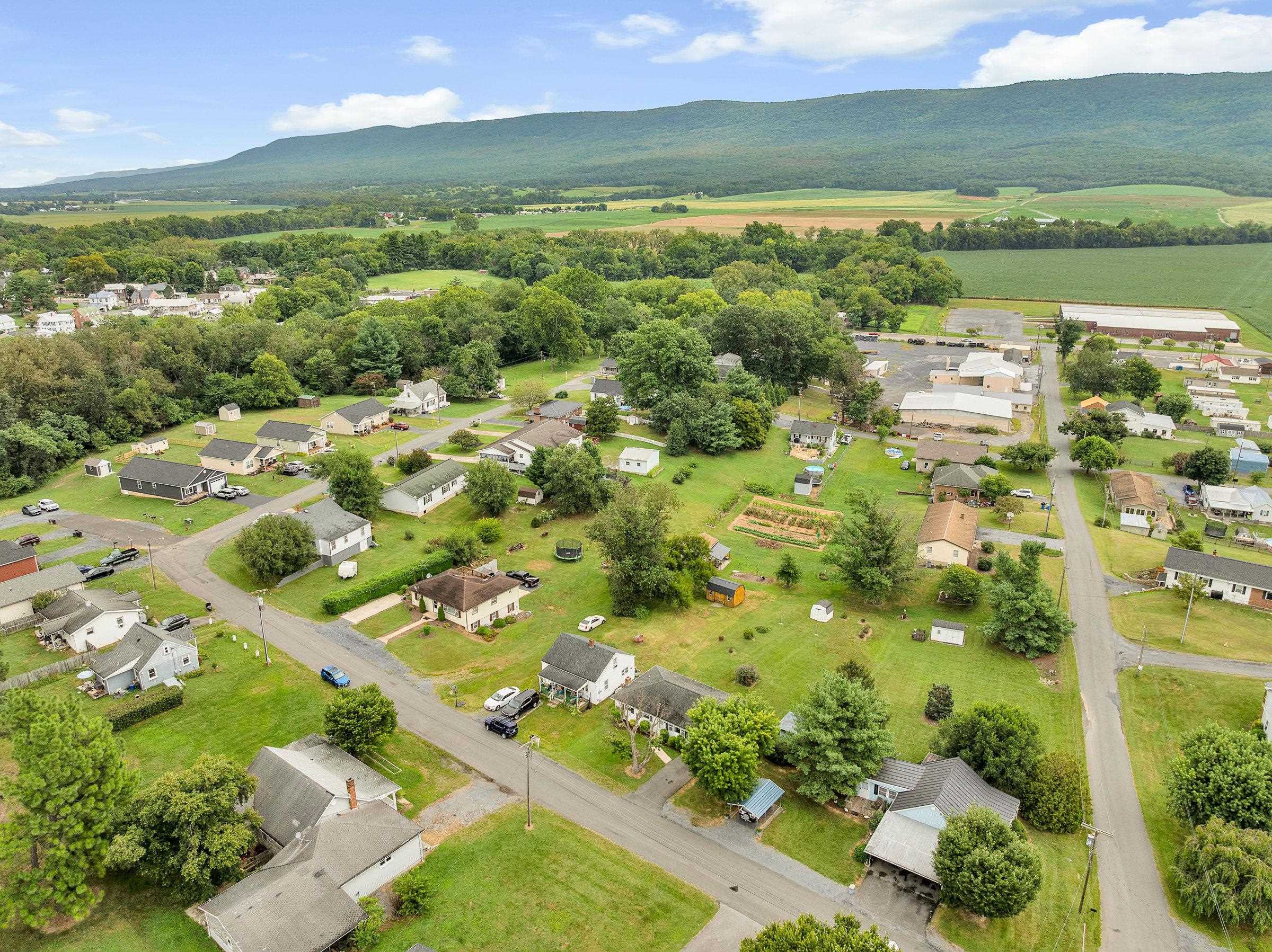 6168 MOORE AVE, MOUNT JACKSON, Virginia 22842, 2 Bedrooms Bedrooms, ,1 BathroomBathrooms,Residential,6168 MOORE AVE,668131 MLS # 668131