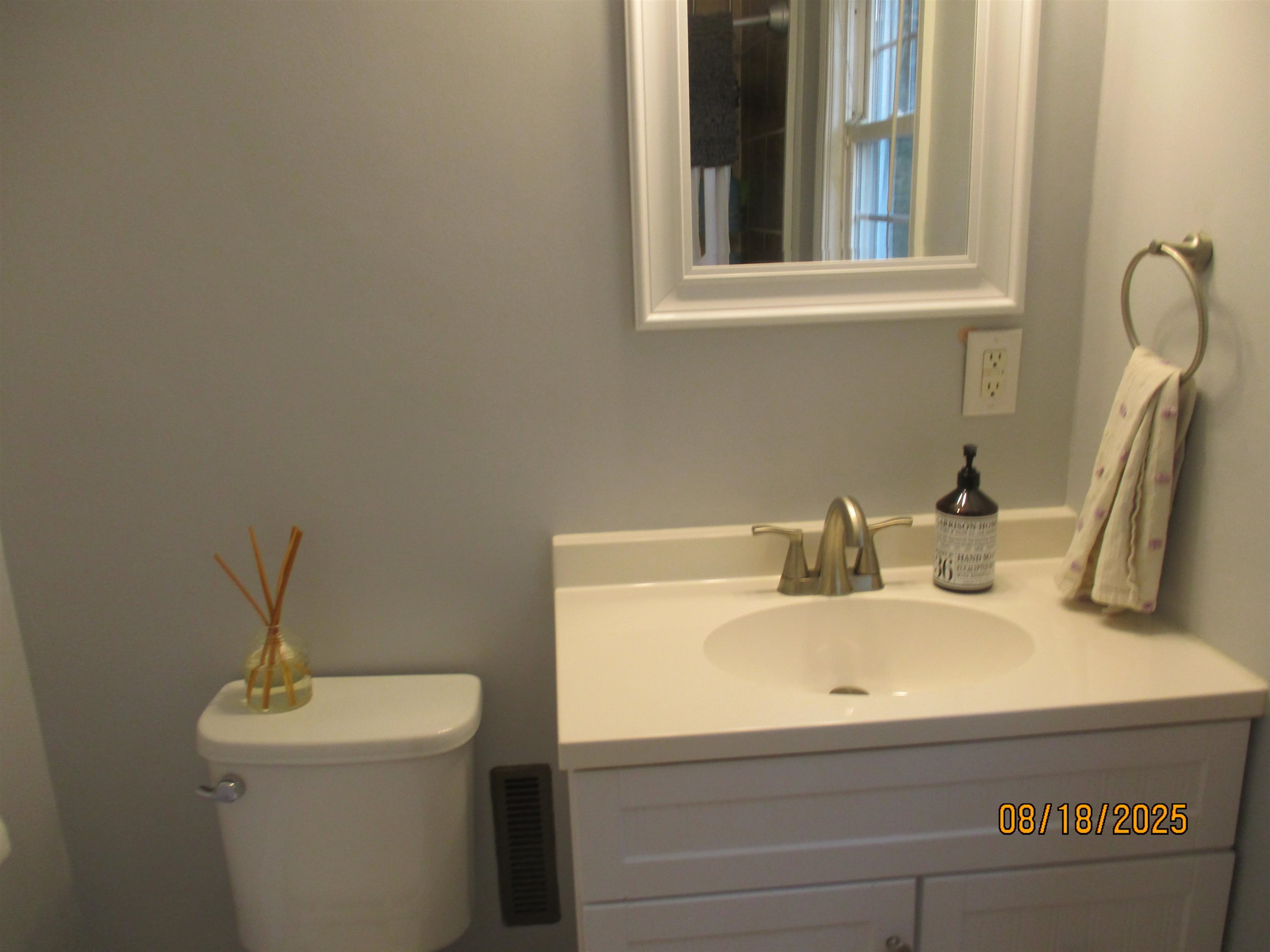 607 MAGNOLIA AVE, WAYNESBORO, Virginia 22980, 4 Bedrooms Bedrooms, ,2 BathroomsBathrooms,Residential,Tree Street Bungalow,607 MAGNOLIA AVE,668133 MLS # 668133