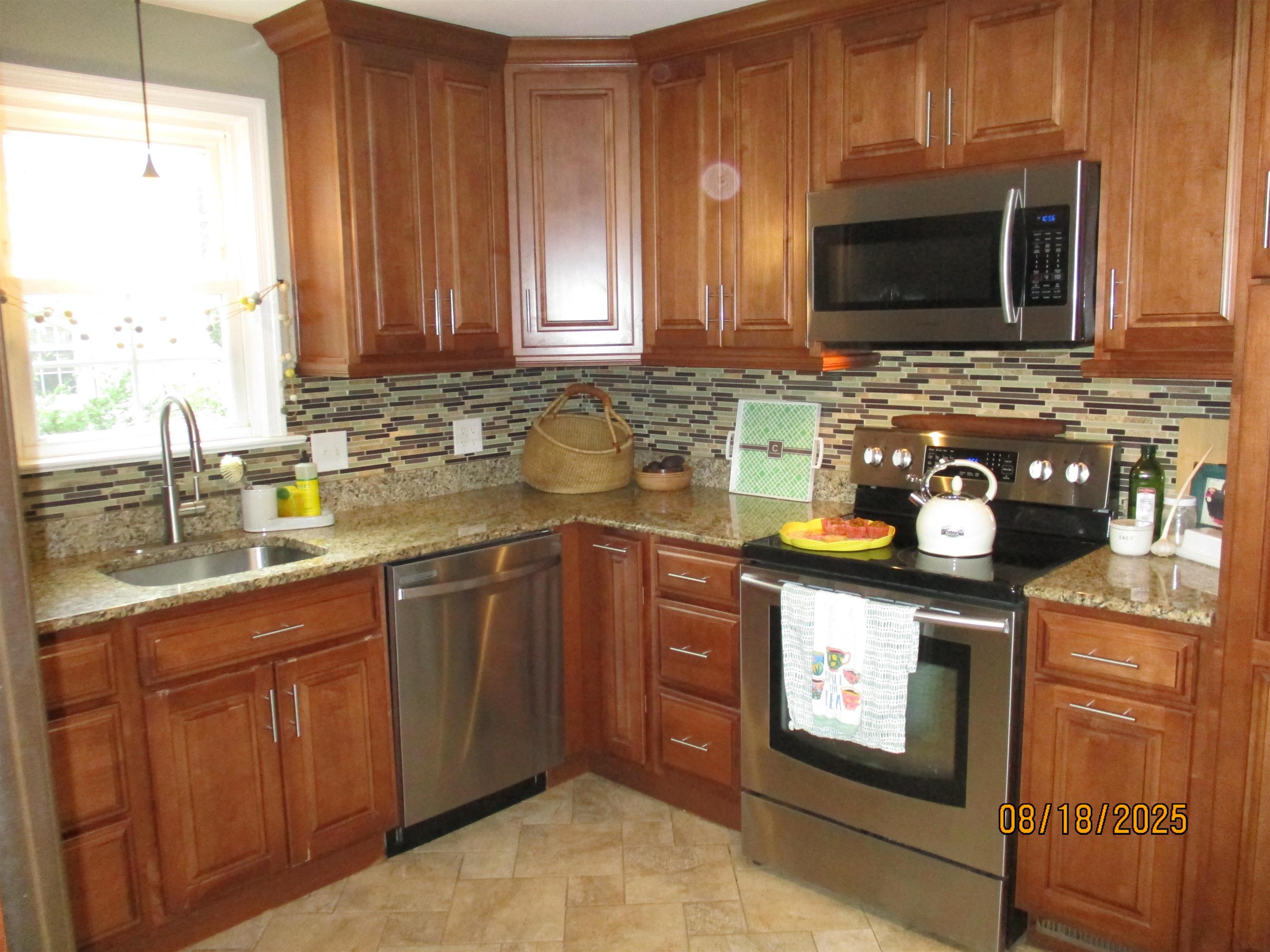 607 MAGNOLIA AVE, WAYNESBORO, Virginia 22980, 4 Bedrooms Bedrooms, ,2 BathroomsBathrooms,Residential,Tree Street Bungalow,607 MAGNOLIA AVE,668133 MLS # 668133