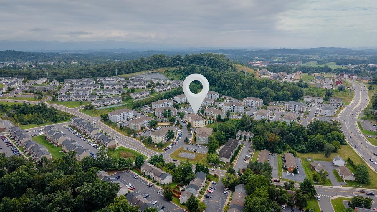 510 DAVIS MILLS DR, HARRISONBURG, Virginia 22801, 4 Bedrooms Bedrooms, ,4 BathroomsBathrooms,Residential,510 DAVIS MILLS DR,668139 MLS # 668139