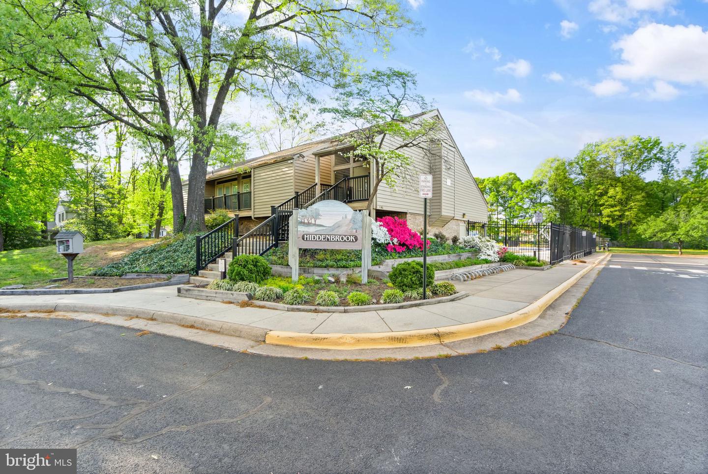 12605 OLD DORM PL, HERNDON, Virginia 20170, 4 Bedrooms Bedrooms, ,3 BathroomsBathrooms,Residential,For sale,12605 OLD DORM PL,VAFX2254672 MLS # VAFX2254672