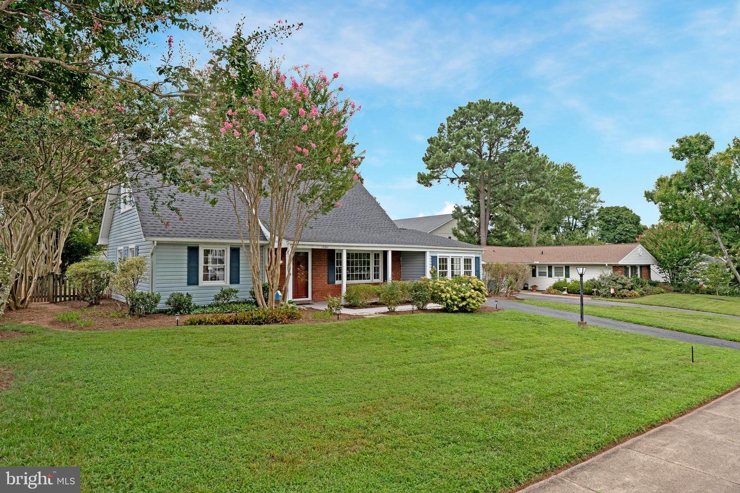 13301 POINT PLEASANT DR, FAIRFAX, Virginia 22033, 5 Bedrooms Bedrooms, ,2 BathroomsBathrooms,Residential,For sale,13301 POINT PLEASANT DR,VAFX2254936 MLS # VAFX2254936