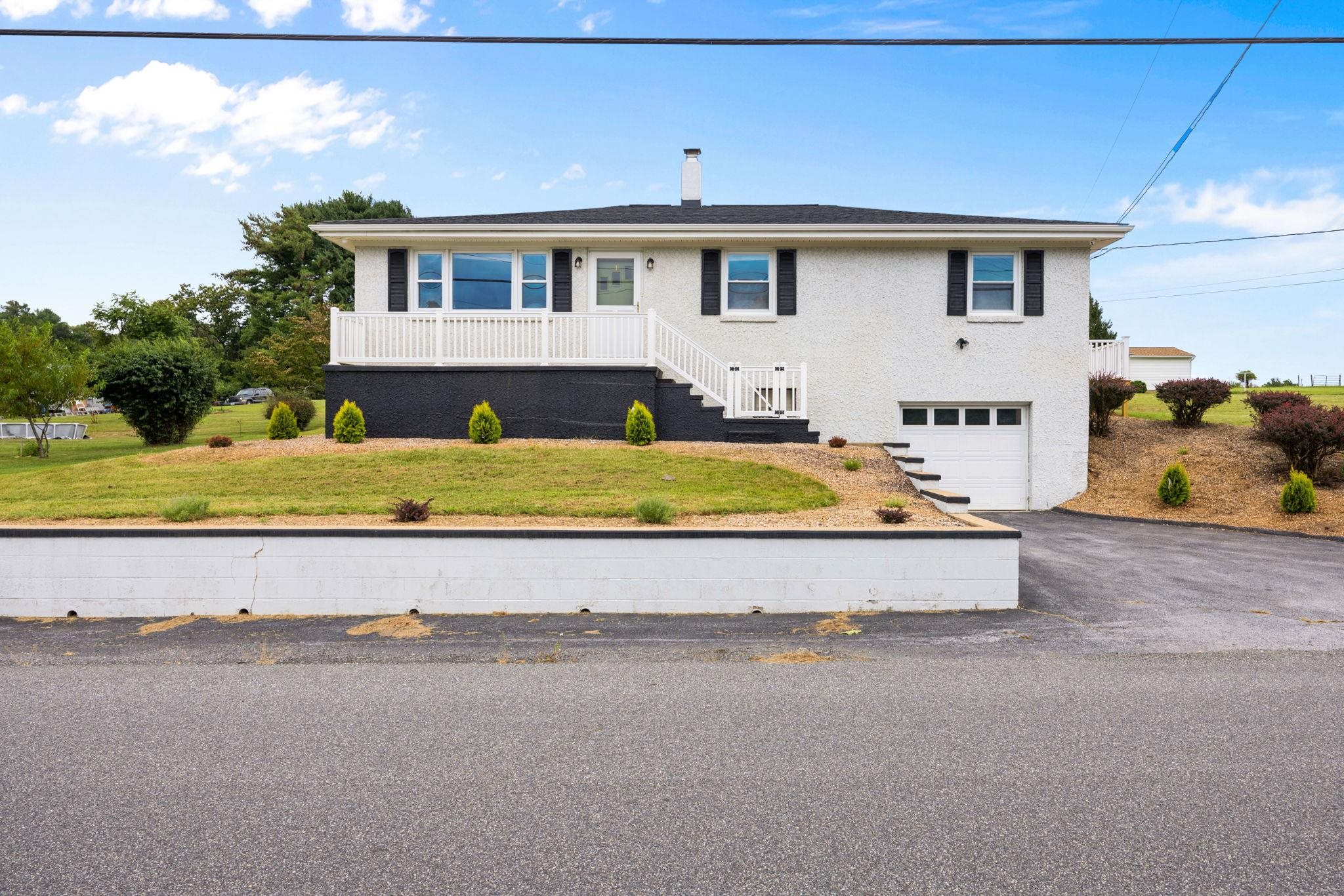 2015 MOUNTAIN VALLEY RD, KEEZLETOWN, Virginia 22832, 3 Bedrooms Bedrooms, ,1 BathroomBathrooms,Residential,2015 MOUNTAIN VALLEY RD,668122 MLS # 668122