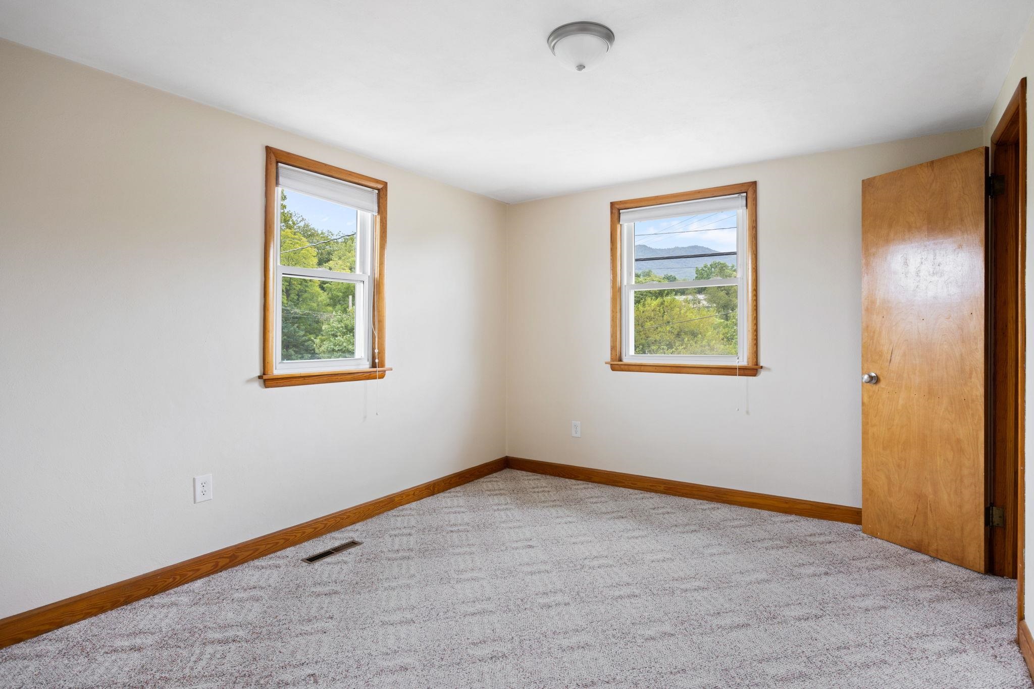 2015 MOUNTAIN VALLEY RD, KEEZLETOWN, Virginia 22832, 3 Bedrooms Bedrooms, ,1 BathroomBathrooms,Residential,2015 MOUNTAIN VALLEY RD,668122 MLS # 668122