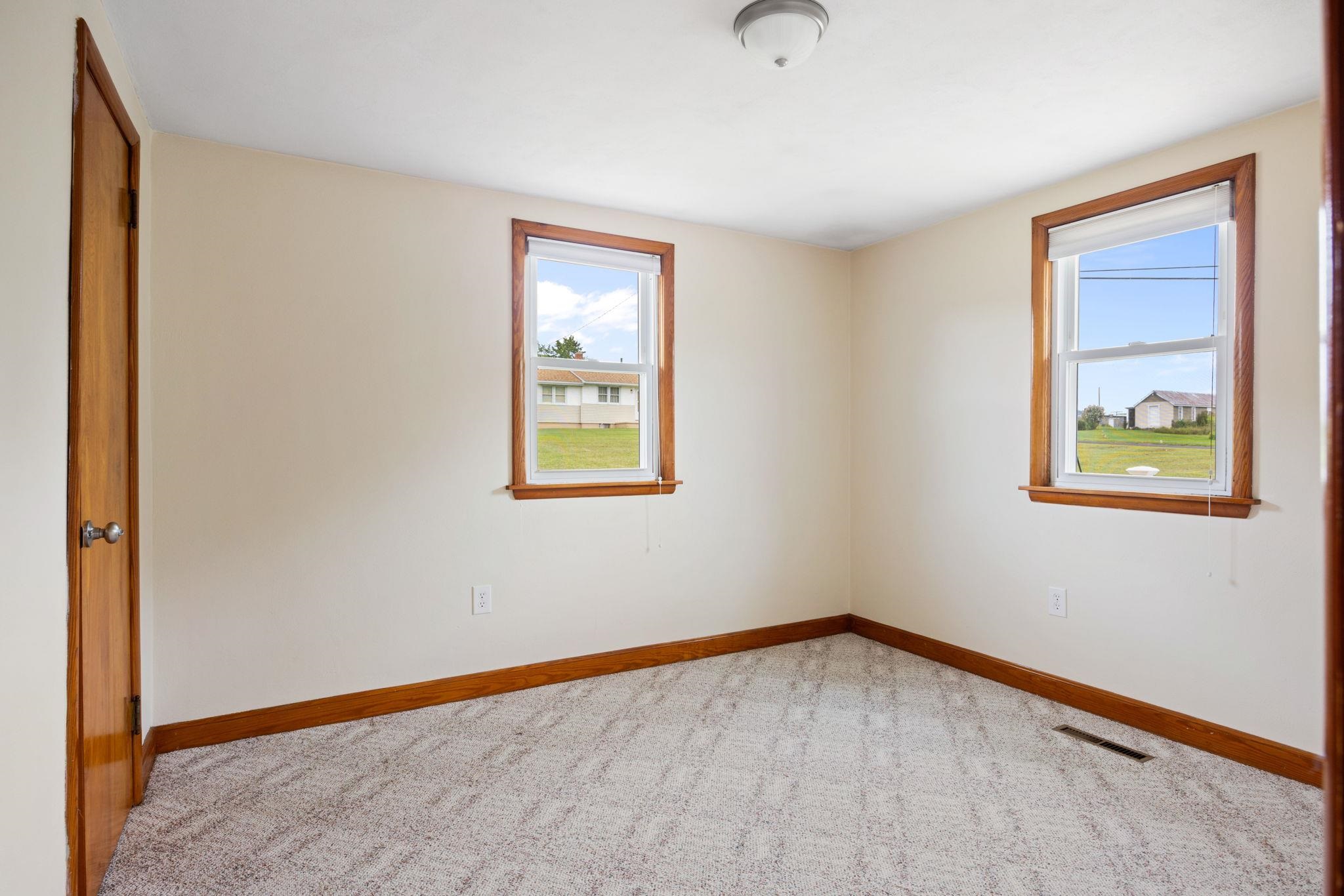 2015 MOUNTAIN VALLEY RD, KEEZLETOWN, Virginia 22832, 3 Bedrooms Bedrooms, ,1 BathroomBathrooms,Residential,2015 MOUNTAIN VALLEY RD,668122 MLS # 668122