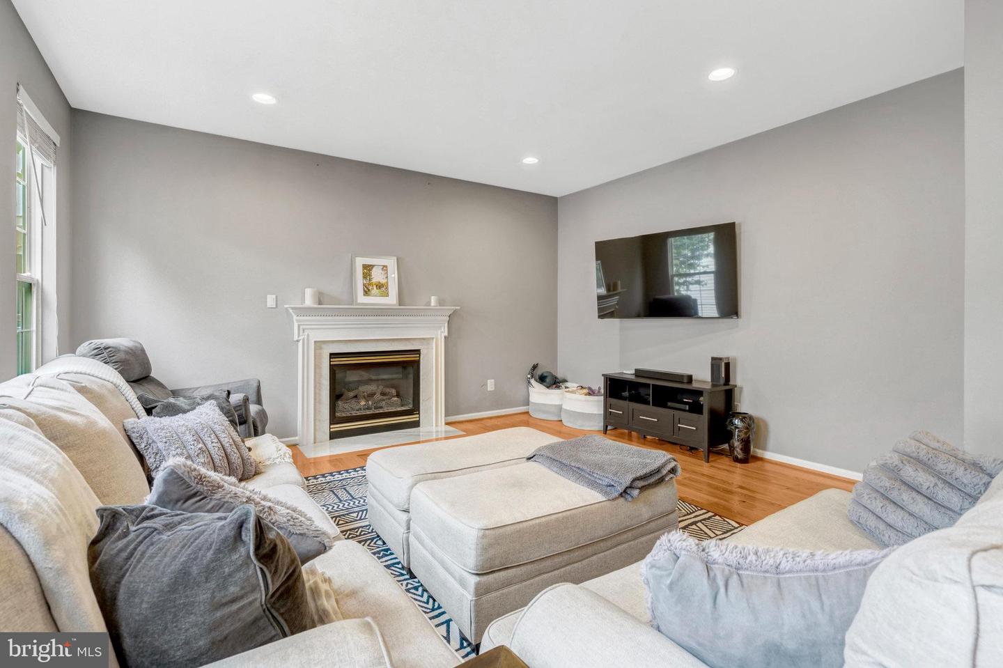 26221 LANDS END DR, CHANTILLY, Virginia 20152, 4 Bedrooms Bedrooms, 15 Rooms Rooms,2 BathroomsBathrooms,Residential,For sale,26221 LANDS END DR,VALO2102888 MLS # VALO2102888