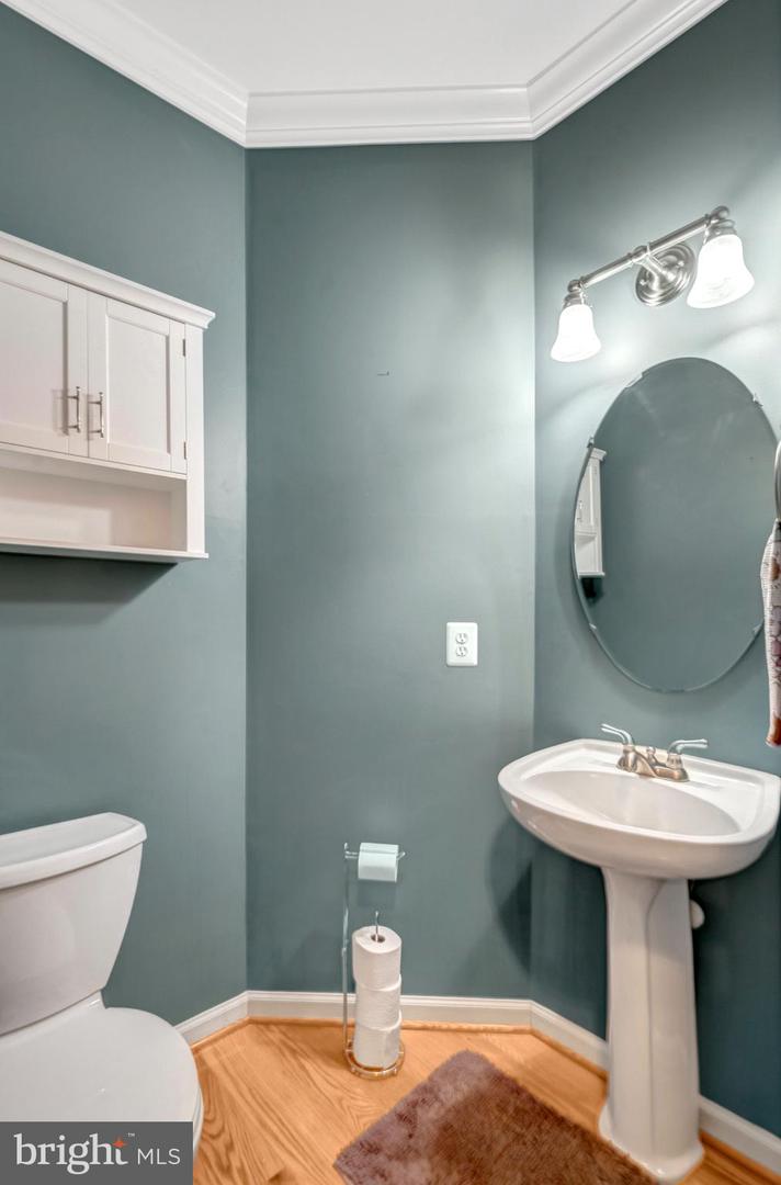 26221 LANDS END DR, CHANTILLY, Virginia 20152, 4 Bedrooms Bedrooms, 15 Rooms Rooms,2 BathroomsBathrooms,Residential,For sale,26221 LANDS END DR,VALO2102888 MLS # VALO2102888