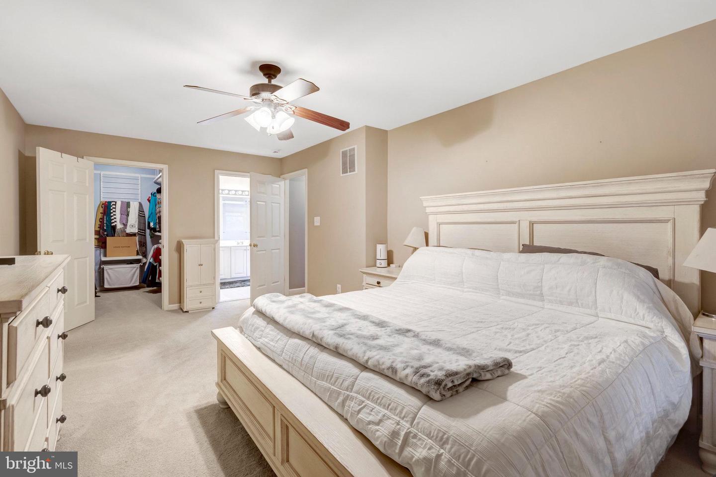 26221 LANDS END DR, CHANTILLY, Virginia 20152, 4 Bedrooms Bedrooms, 15 Rooms Rooms,2 BathroomsBathrooms,Residential,For sale,26221 LANDS END DR,VALO2102888 MLS # VALO2102888
